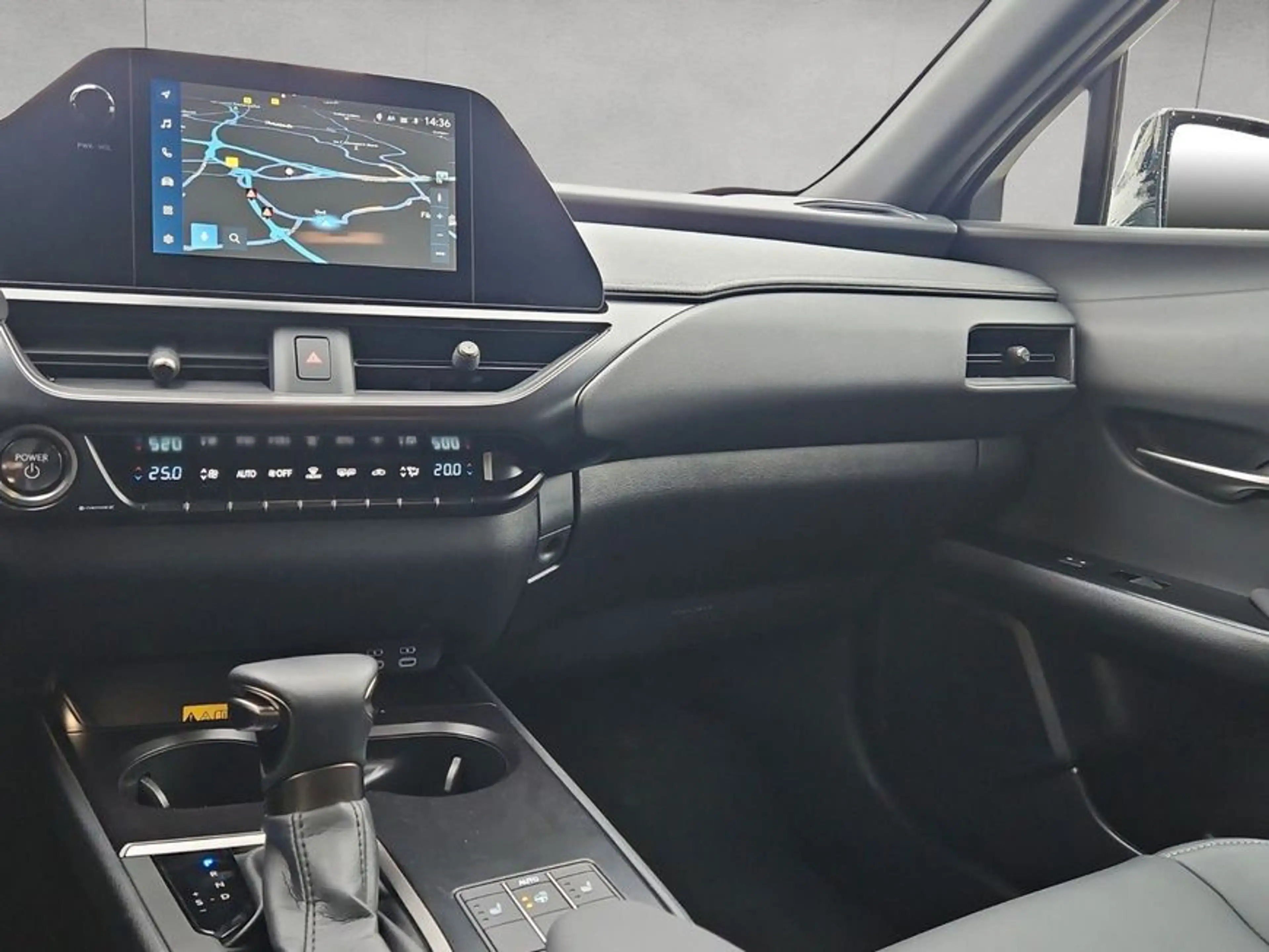 Lexus UX 250h 250h F-Sport Design — photo 12