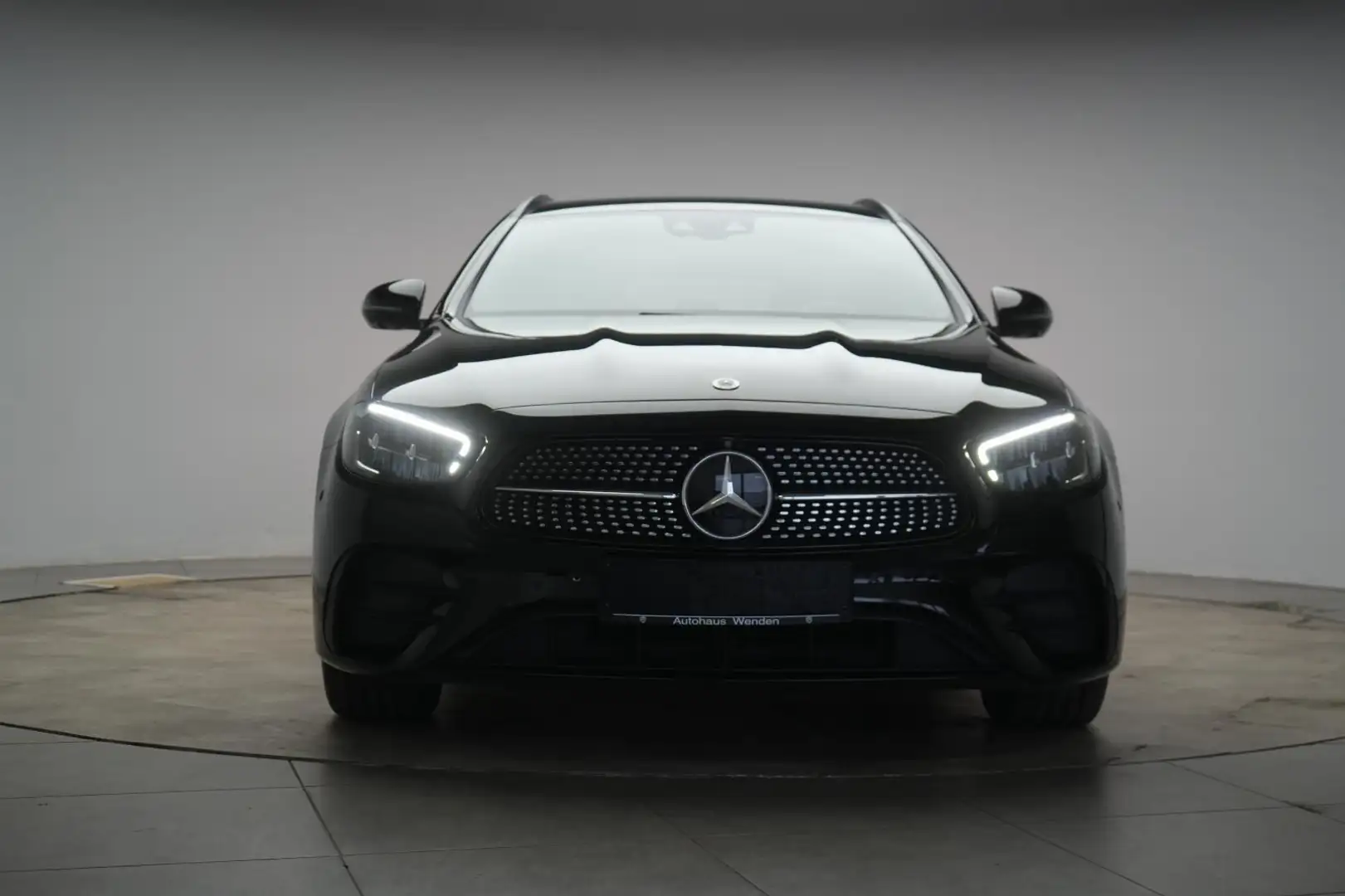 Mercedes-Benz E 300 e T 9G-TRONIC AMG Distronic/Kamera/Lane/Si Schwarz - 2