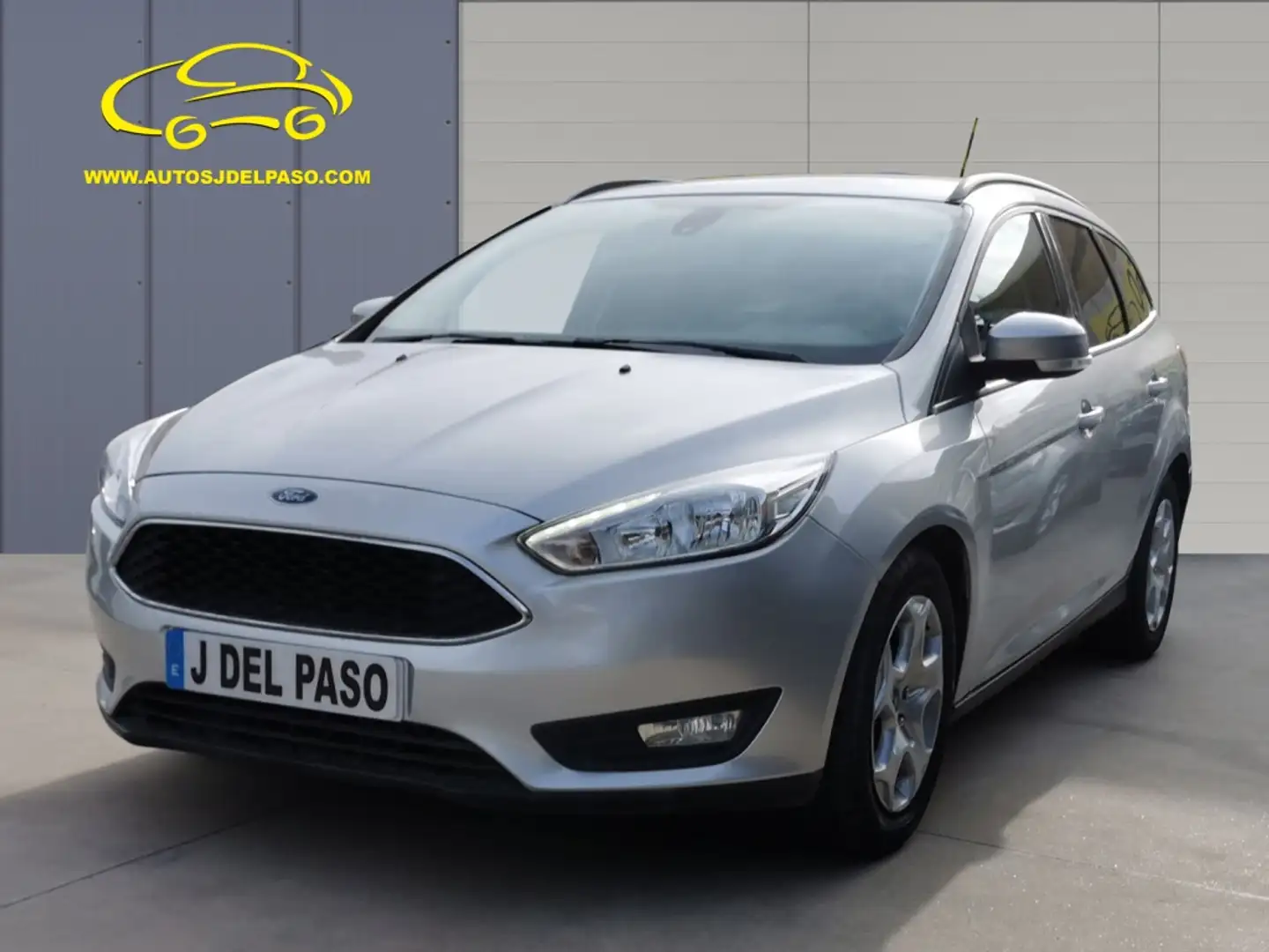 Ford Focus 1.5TDCi Trend+ 120 Silber - 1