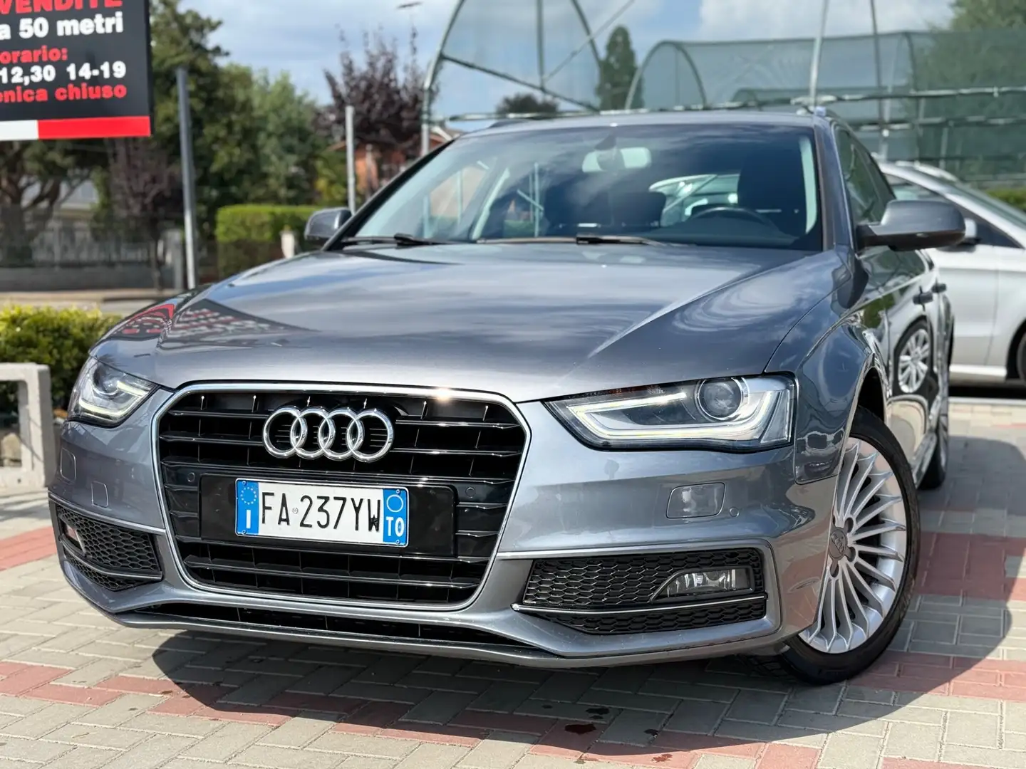 Audi A4 A4 Avant 2.0 TDI 150CV S-LINE Grigio - 1