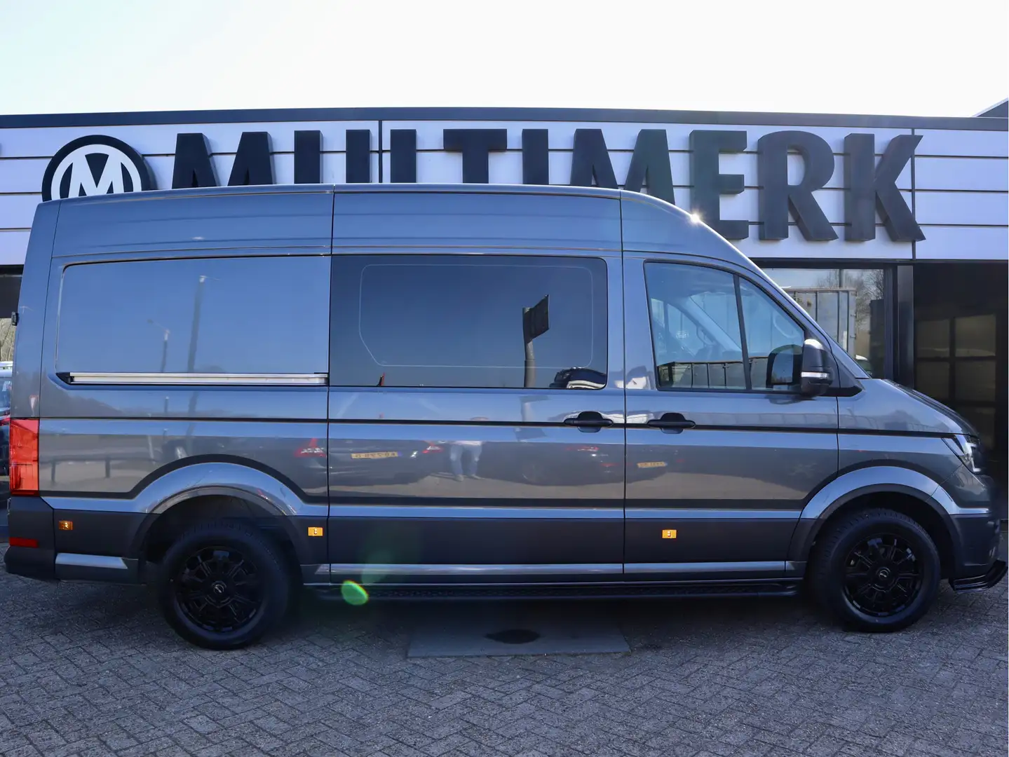 Volkswagen Crafter 35 2.0 TDI L3H3 AUTOMAAT Grau - 2