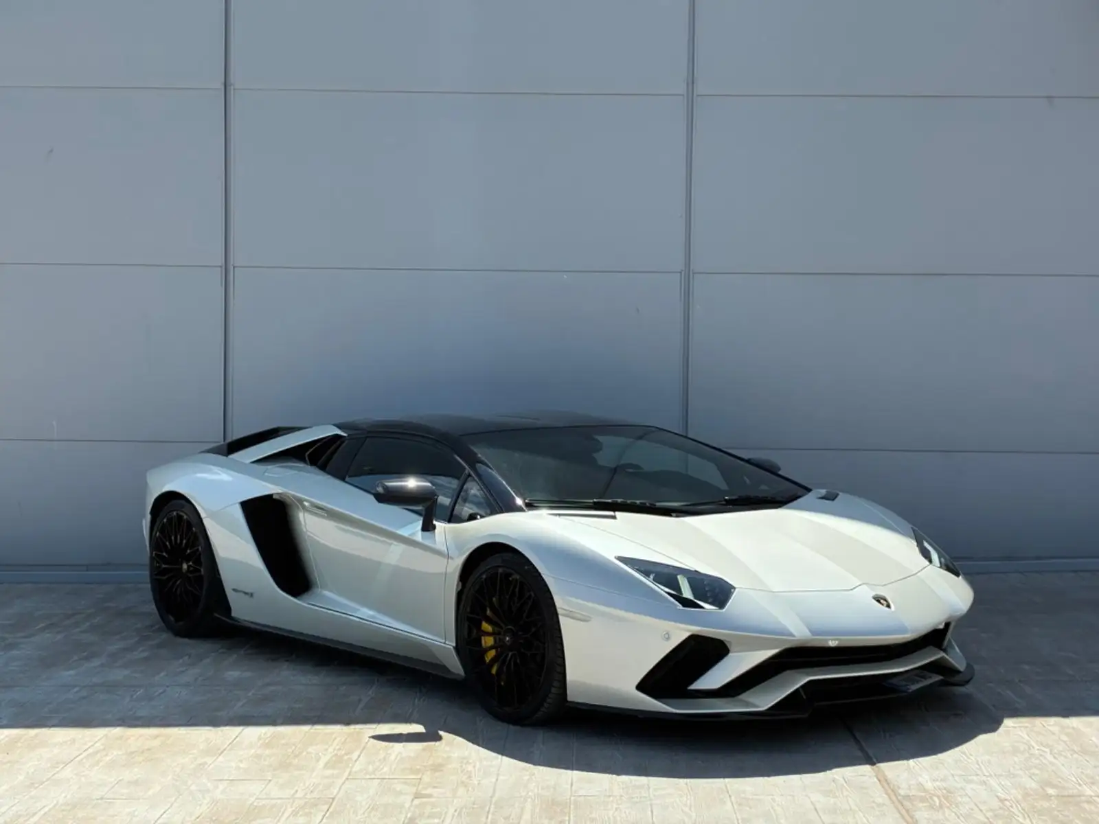 Lamborghini LP740-4 S Roadster