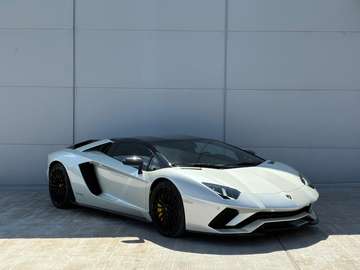 LP740-4 S Roadster