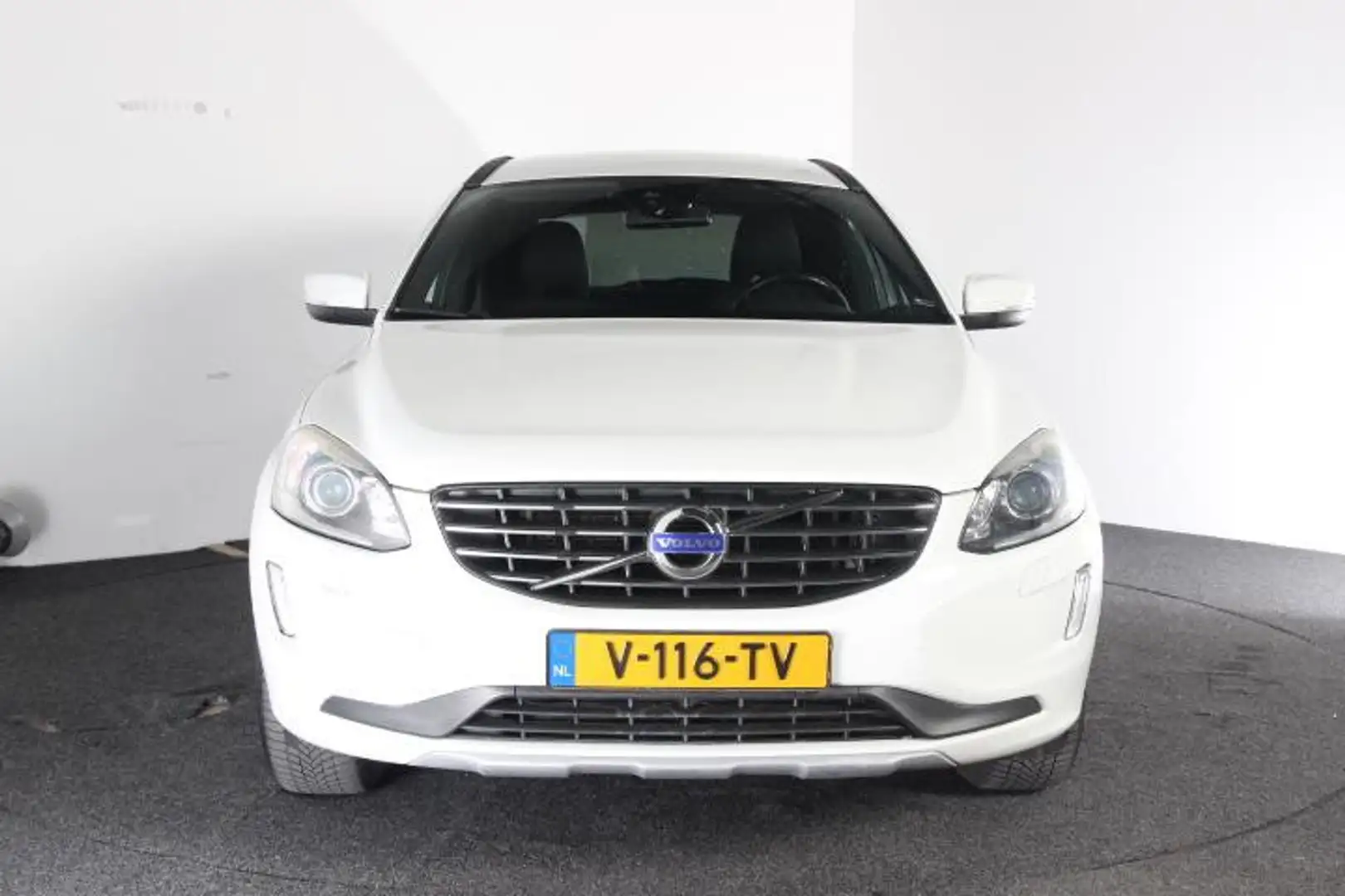Volvo XC60 2.0 D3 FWD | Grijs kenteken Alb - 2