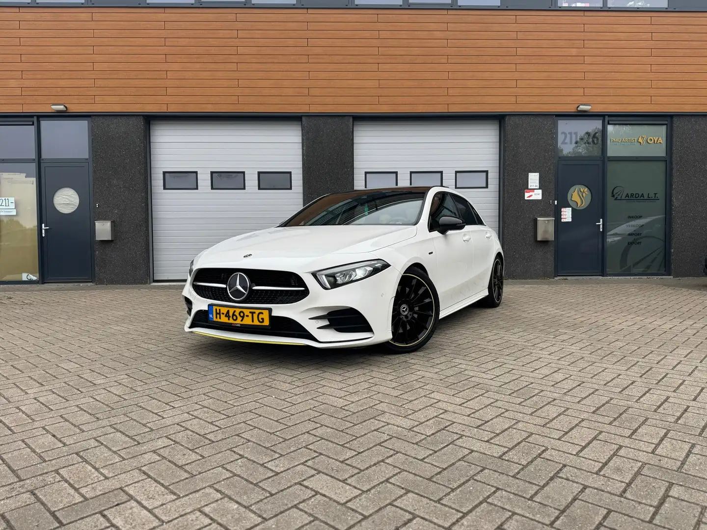 Mercedes-Benz A 250 AMG Edition 1 Panoramadak . Blanco - 1