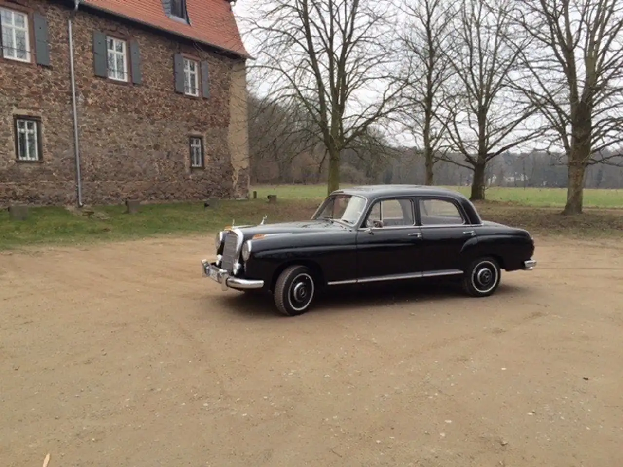 Mercedes-Benz Durchgehende sitzbank vorn, 6 Sitze, foto 1