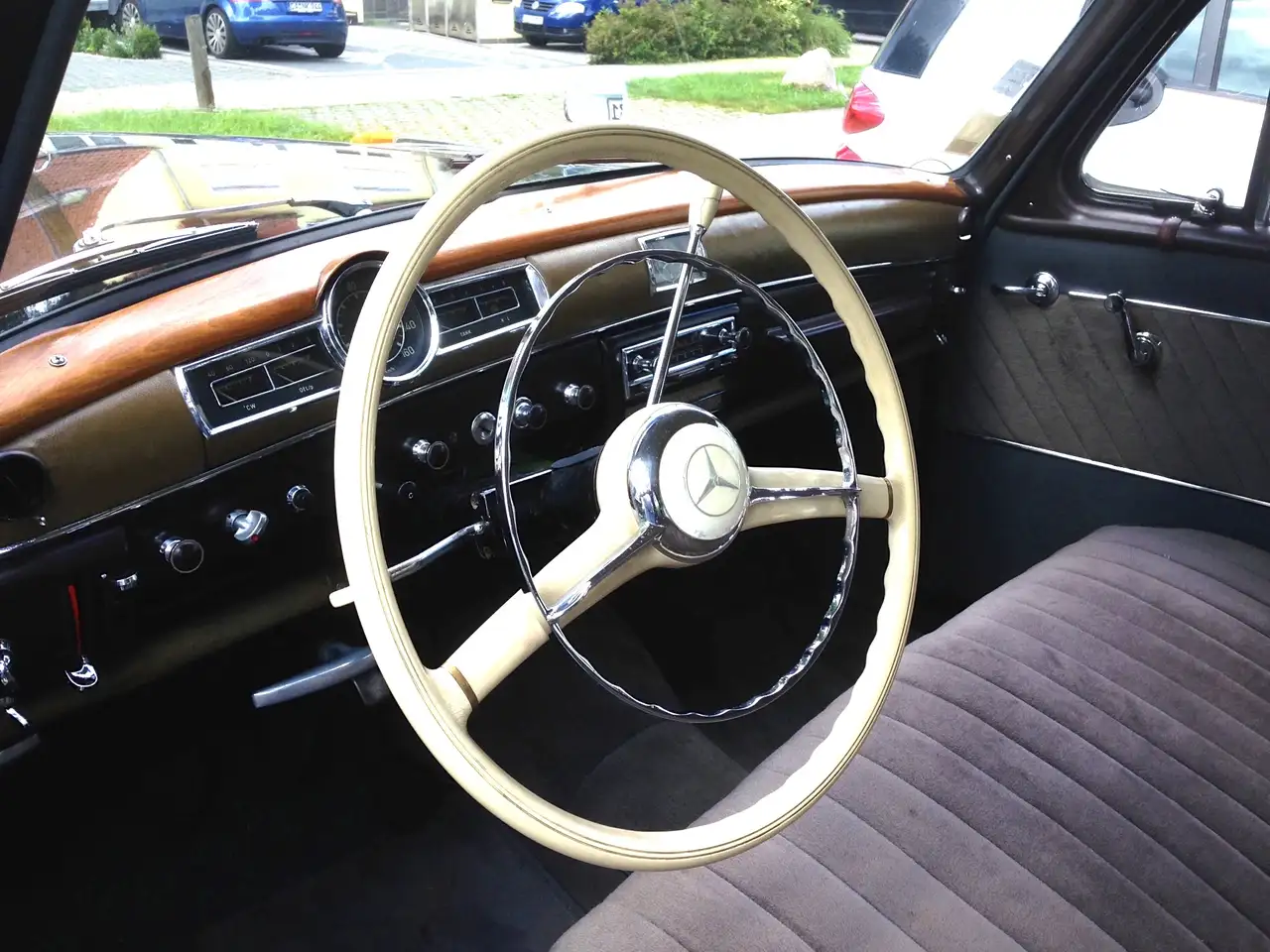 Mercedes-Benz Durchgehende sitzbank vorn, 6 Sitze, foto 11