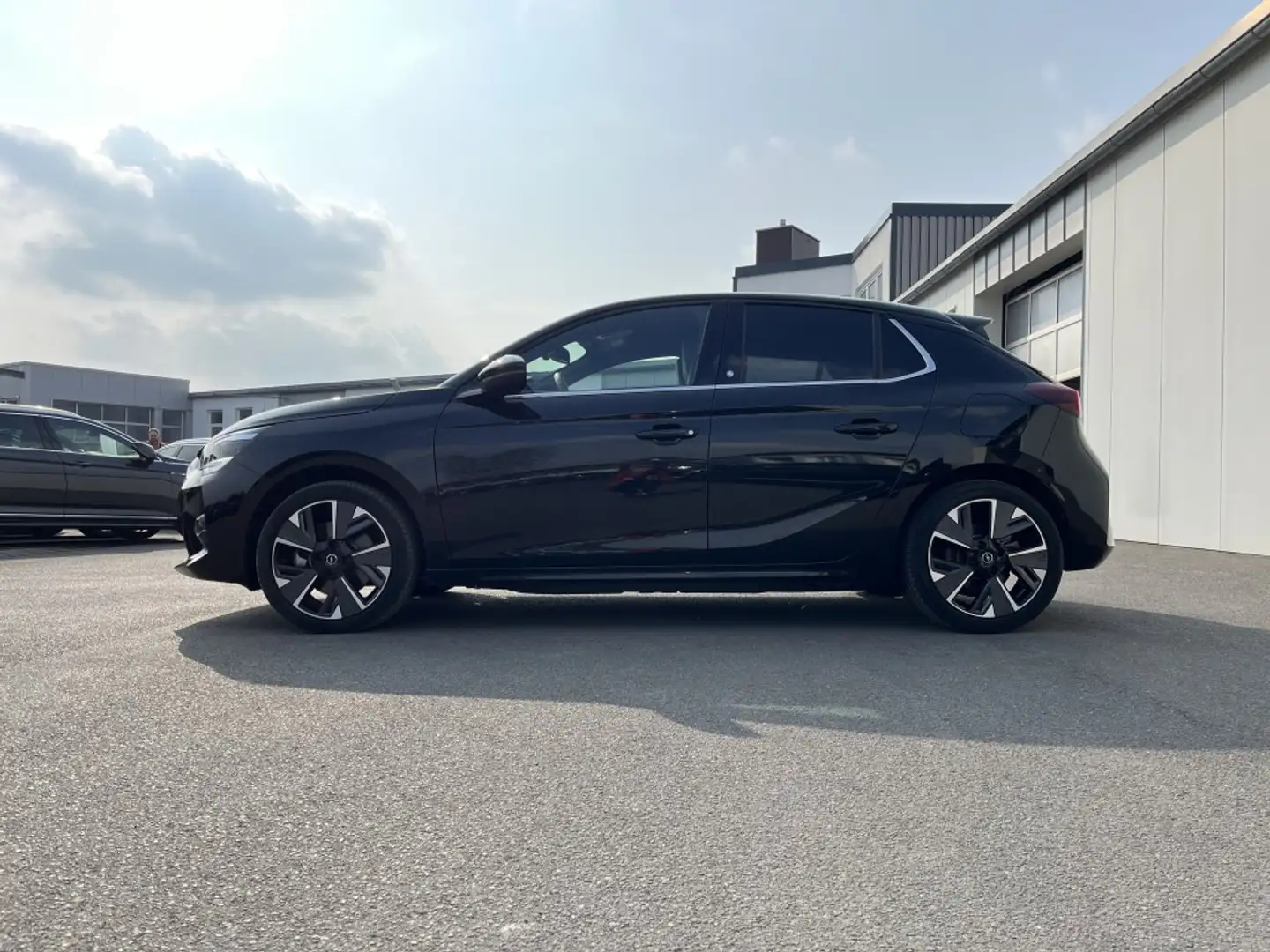 Opel Corsa e Ultimate 87€ m. 20% Anzahlung CCS 3-Phasen Dig Schwarz - 2