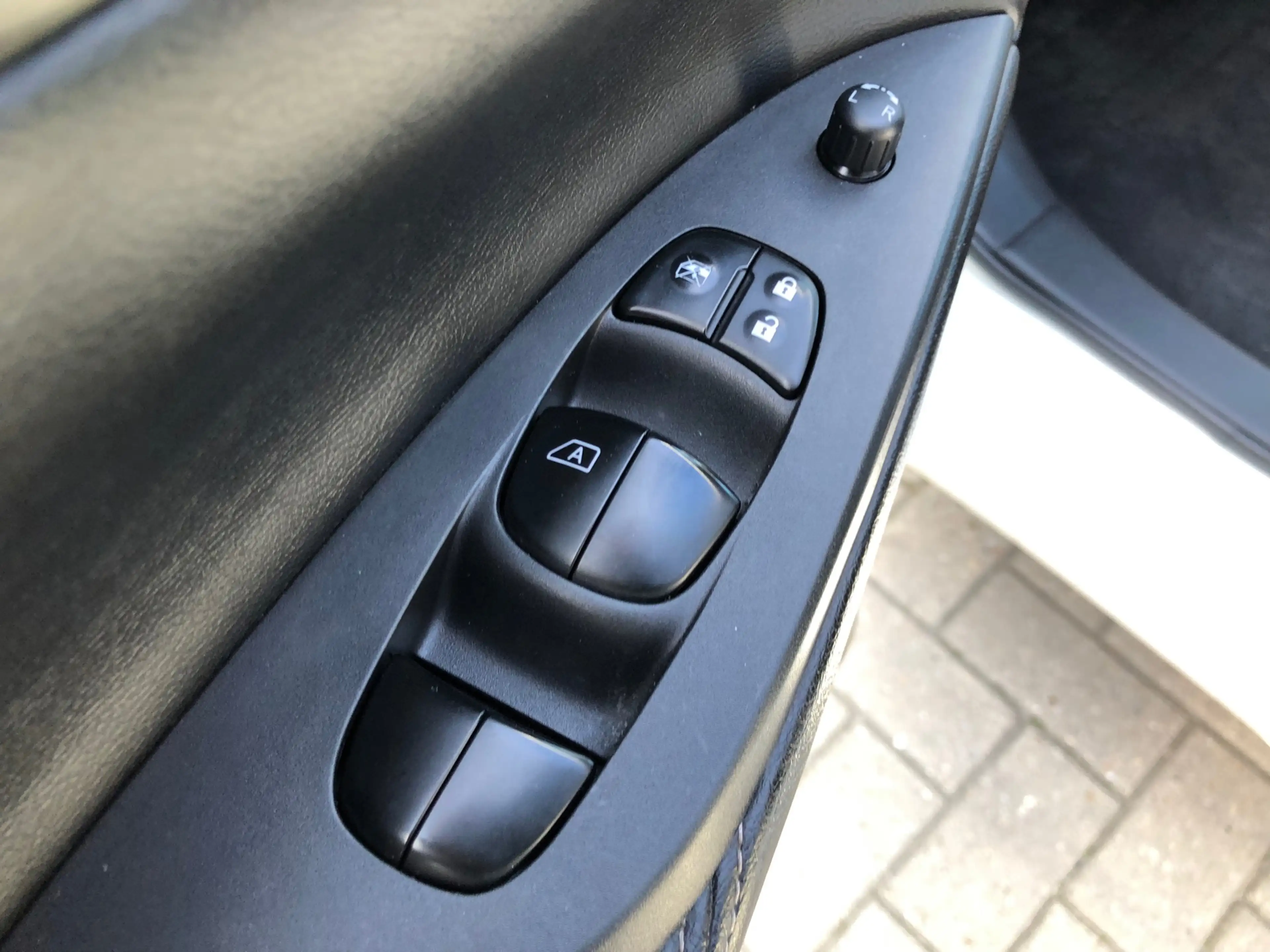 Nissan Pulsar 1.2 DIG-T Tekna NAVI CLIMA CRUISE XENON KEYLESS EN — photo 10
