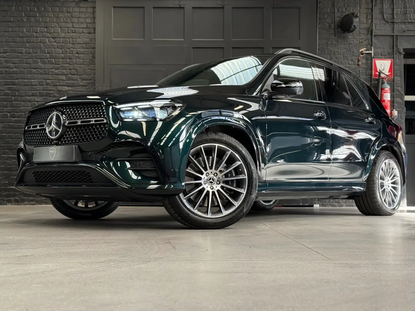 Mercedes-Benz GLE 350 GLE 350 de 4Matic 9G-TRONIC AMG Line Advanced Plus Groen - 2