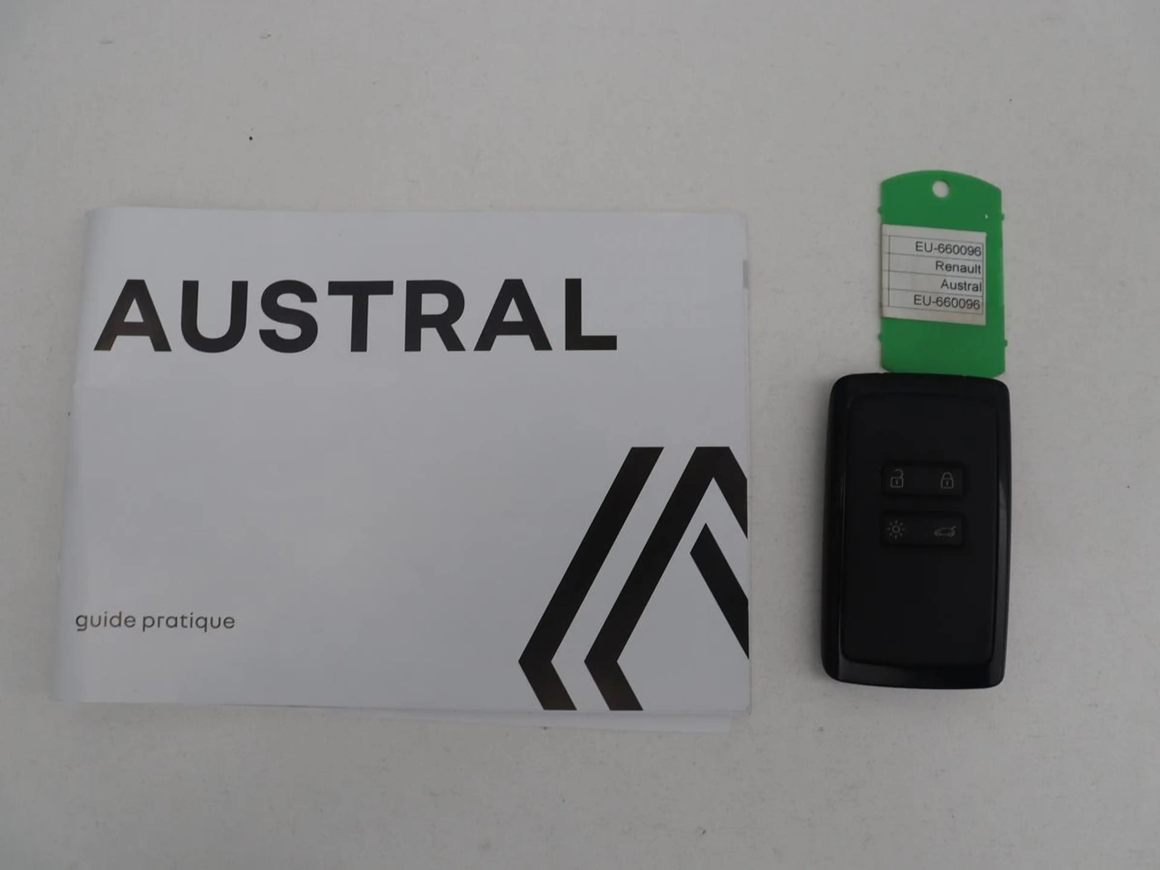 Renault Austral 1.2 E-Tech full hybrid 200 evolution | SOH 92.4% | — photo 11