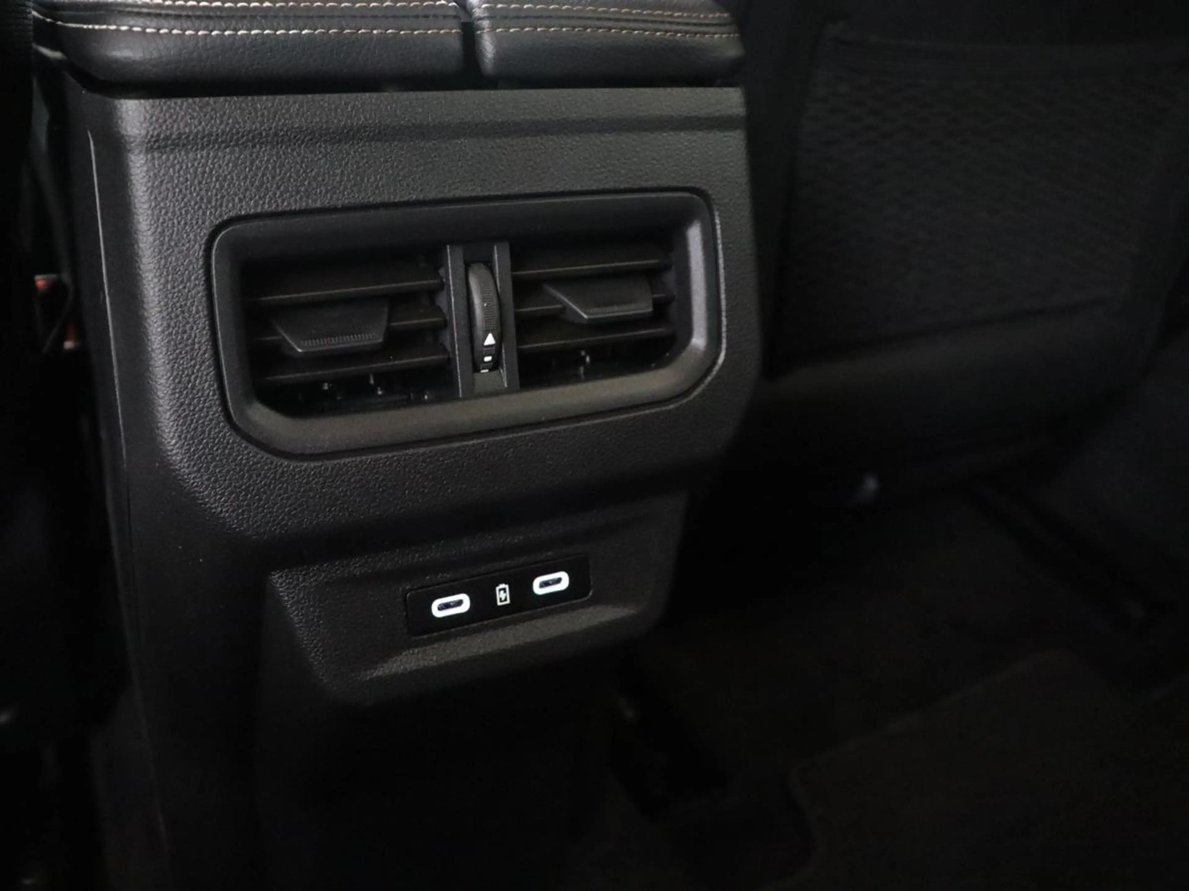 Renault Austral 1.2 E-Tech full hybrid 200 evolution | SOH 92.4% | — photo 27