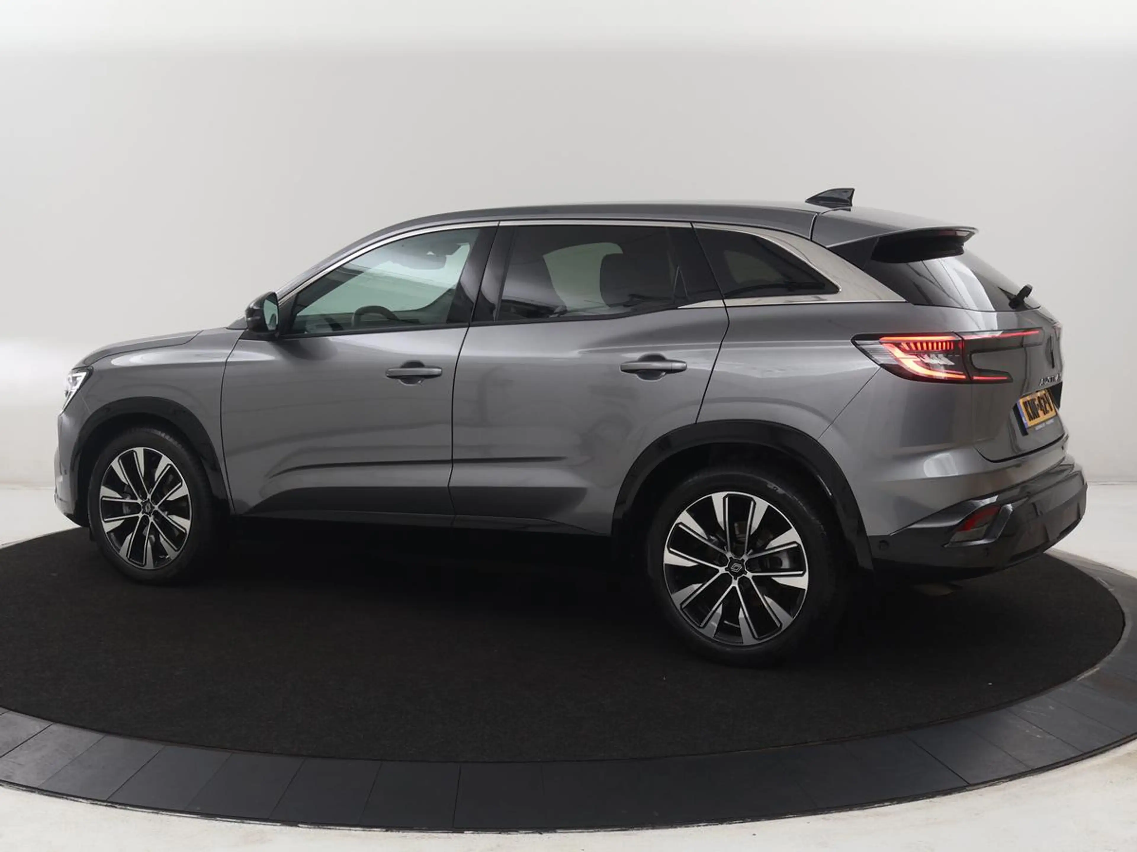 Renault Austral 1.2 E-Tech full hybrid 200 evolution | SOH 92.4% | — photo 2