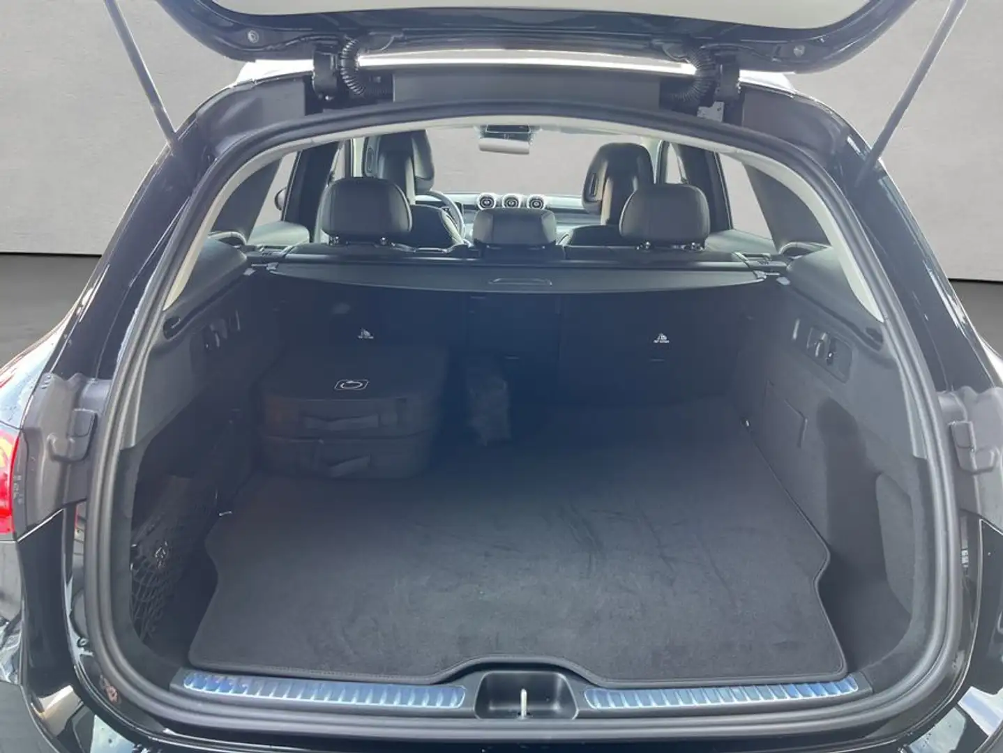 Mercedes-Benz GLC 300 GLC Schwarz - 2