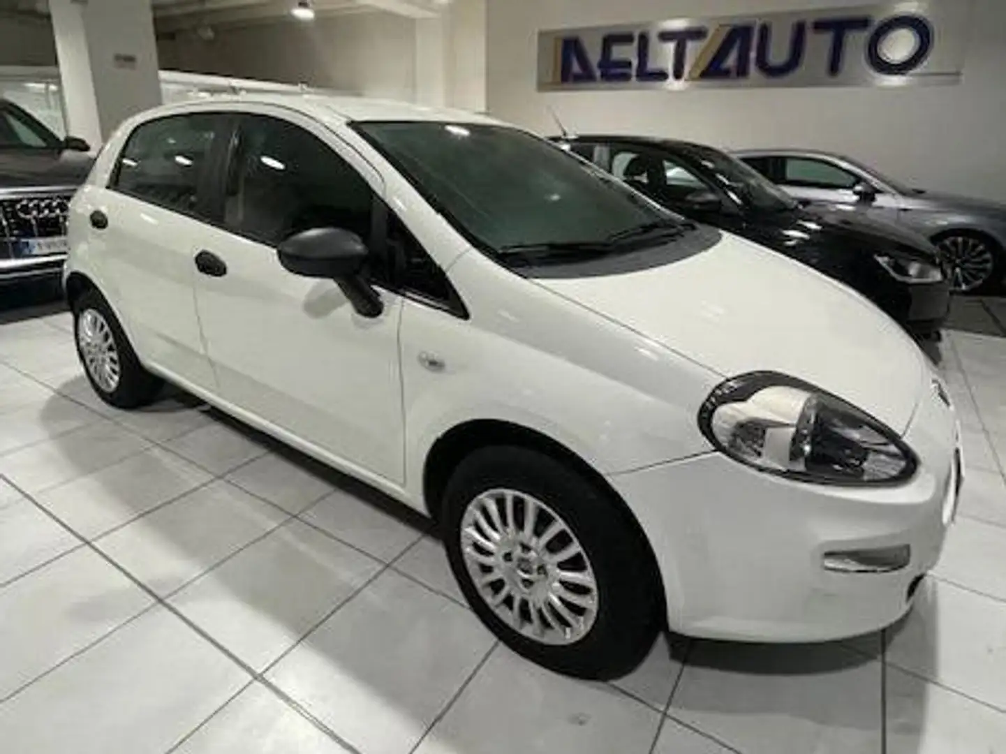 Fiat Punto Punto 5p 1.4 natural power Street 70cv E6 Weiß - 1