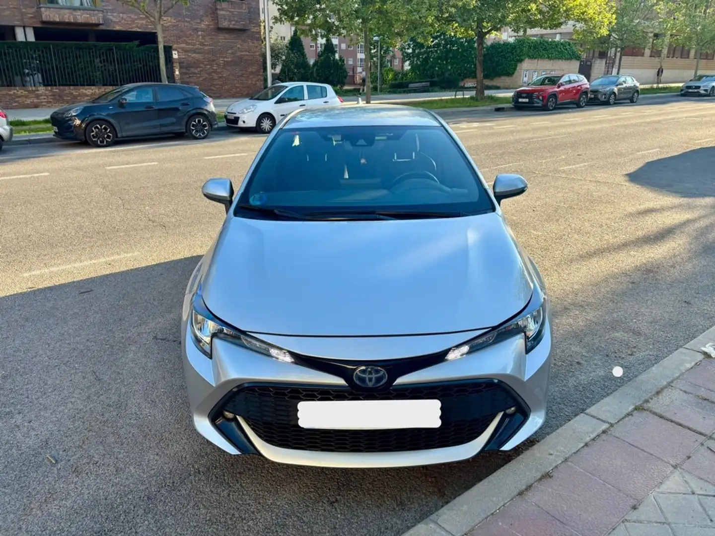 Toyota Corolla 1.8 125H ACTIVE TECH E-CVT Gris - 2