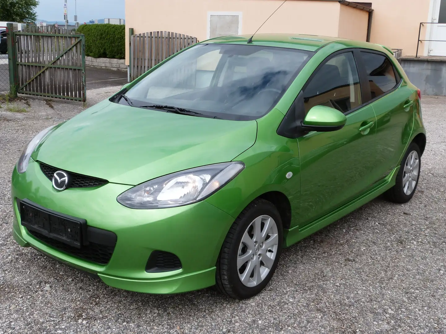 Mazda 2 1,3i TE Pro Grün - 1