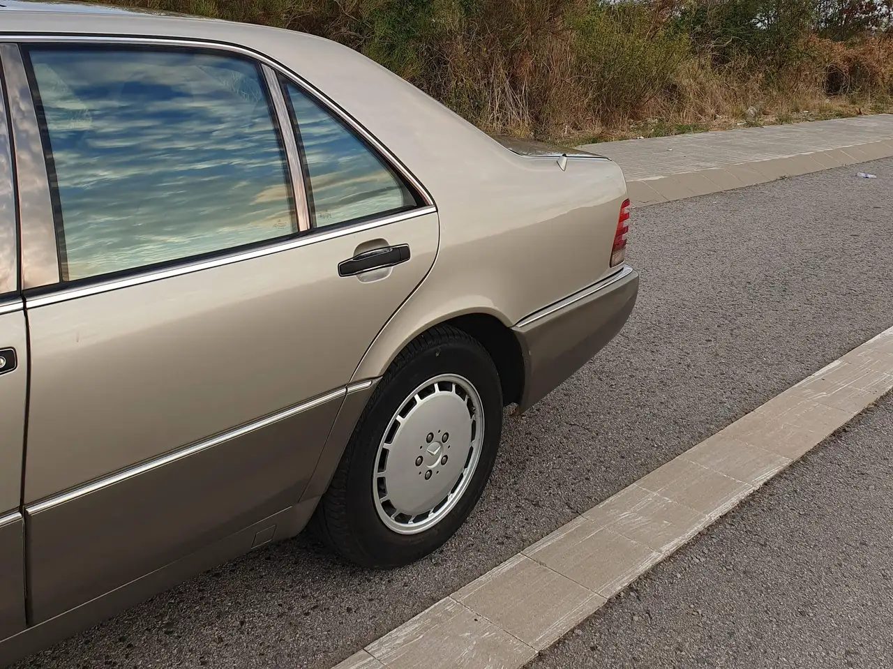 Mercedes-Benz S 320, foto 3
