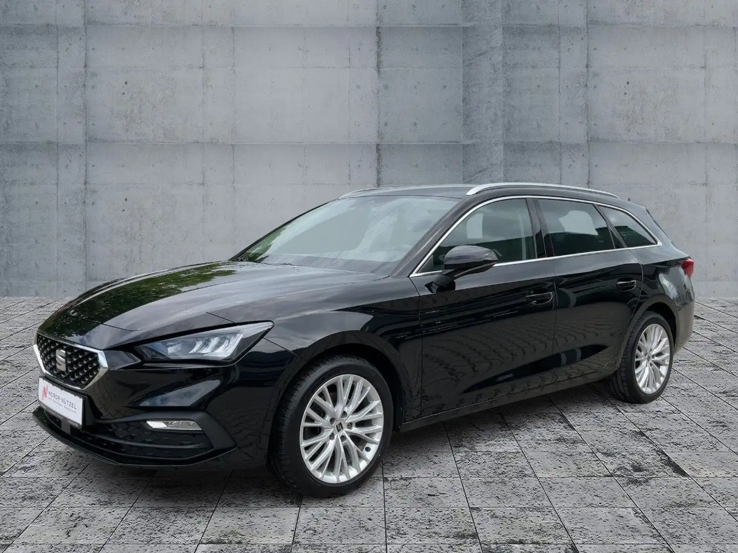 SEAT Leon ST 1.5TSI XCELLENCE LED+NAV+GRA+SHZ+PDC+AHK Schwarz - 2