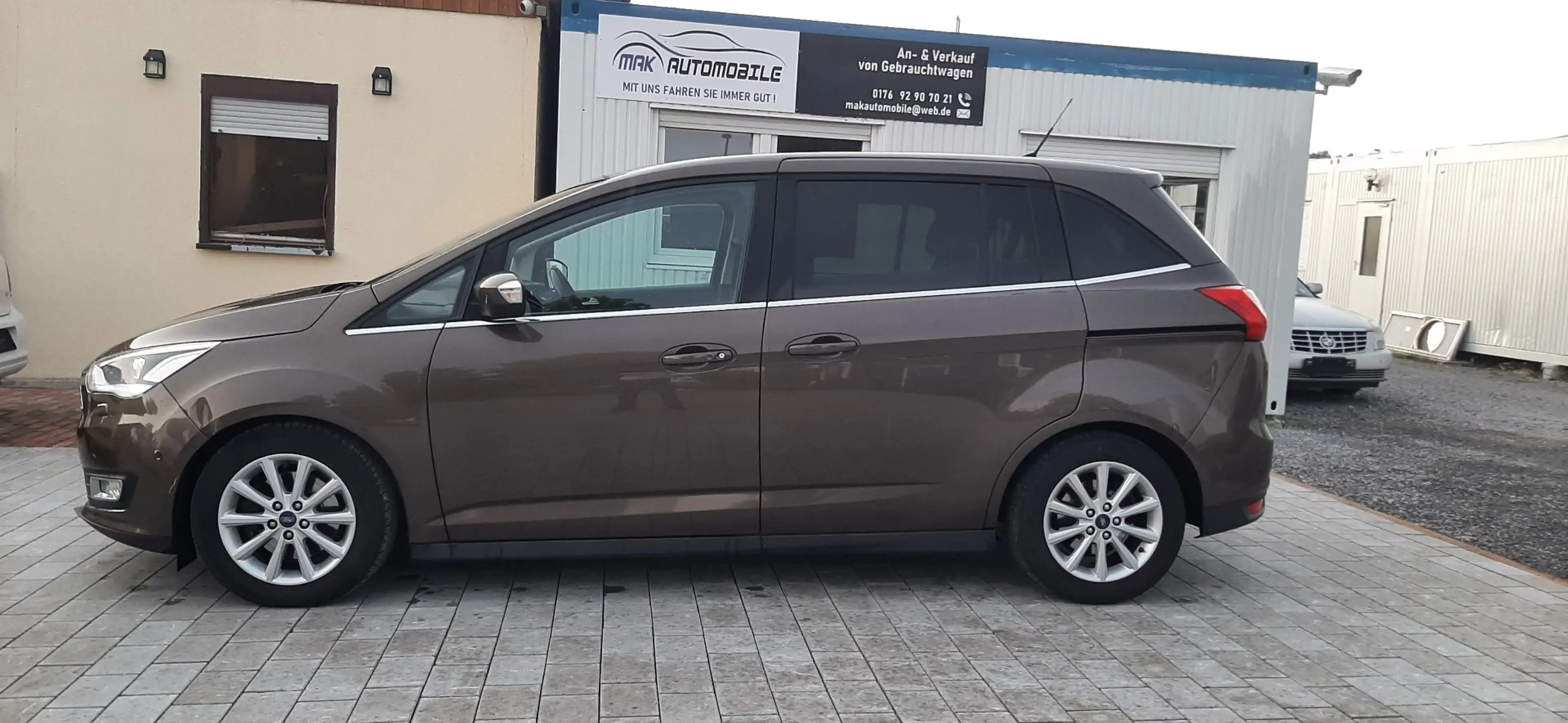 Ford Grand C-Max Titanium — photo 3