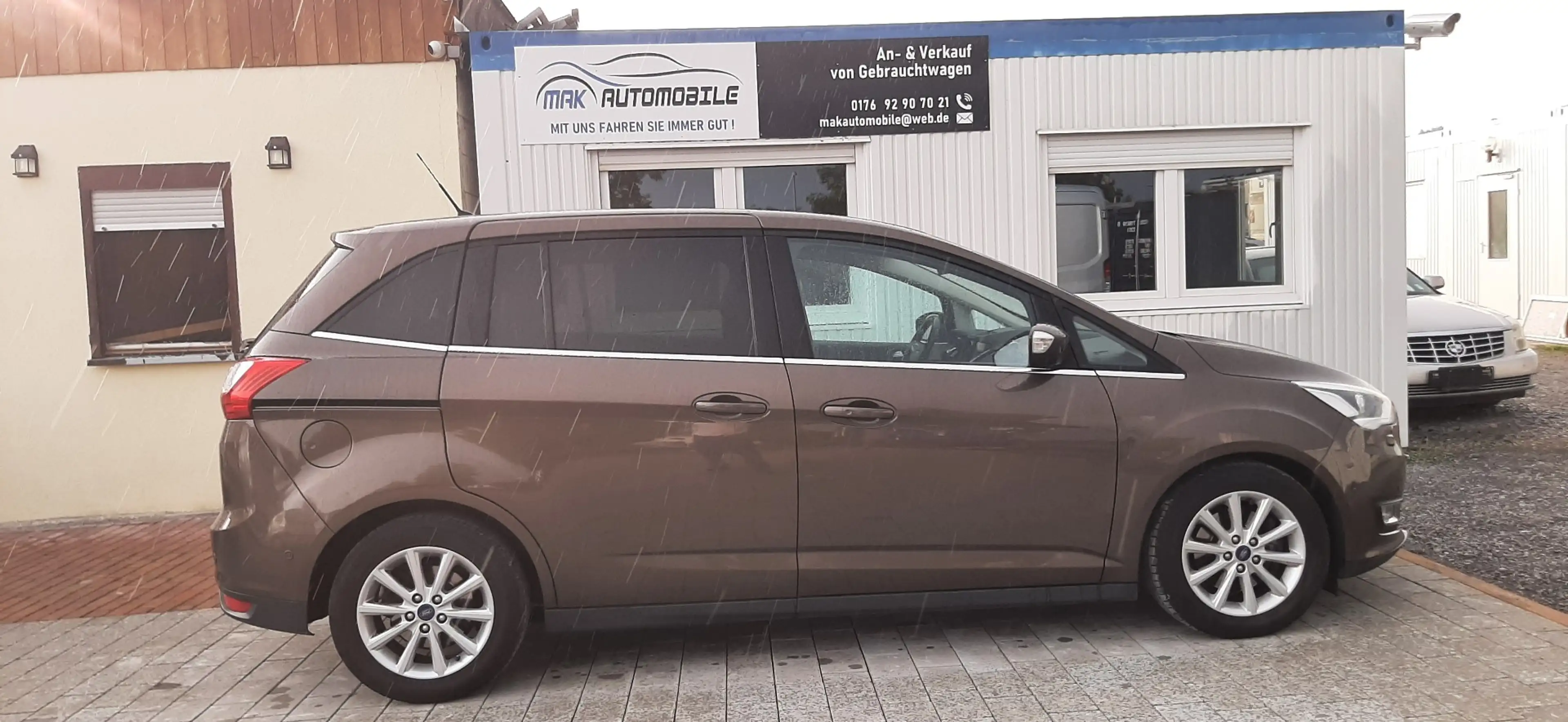 Ford Grand C-Max Titanium — photo 8