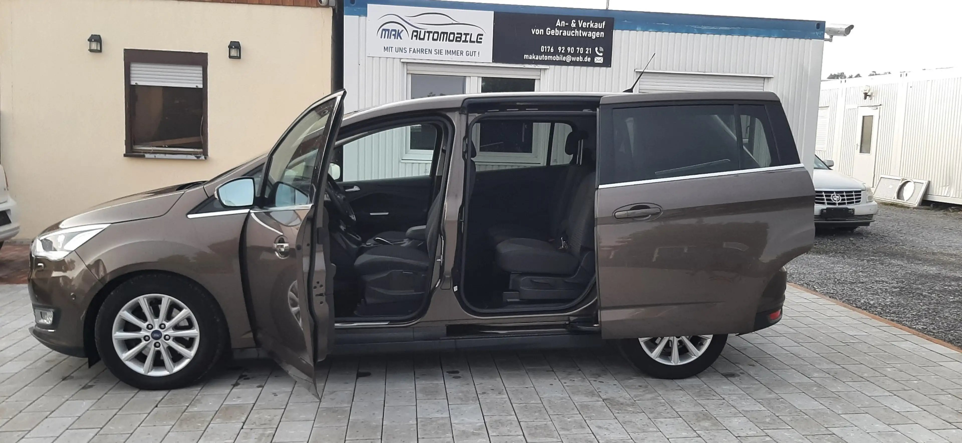 Ford Grand C-Max Titanium — photo 4