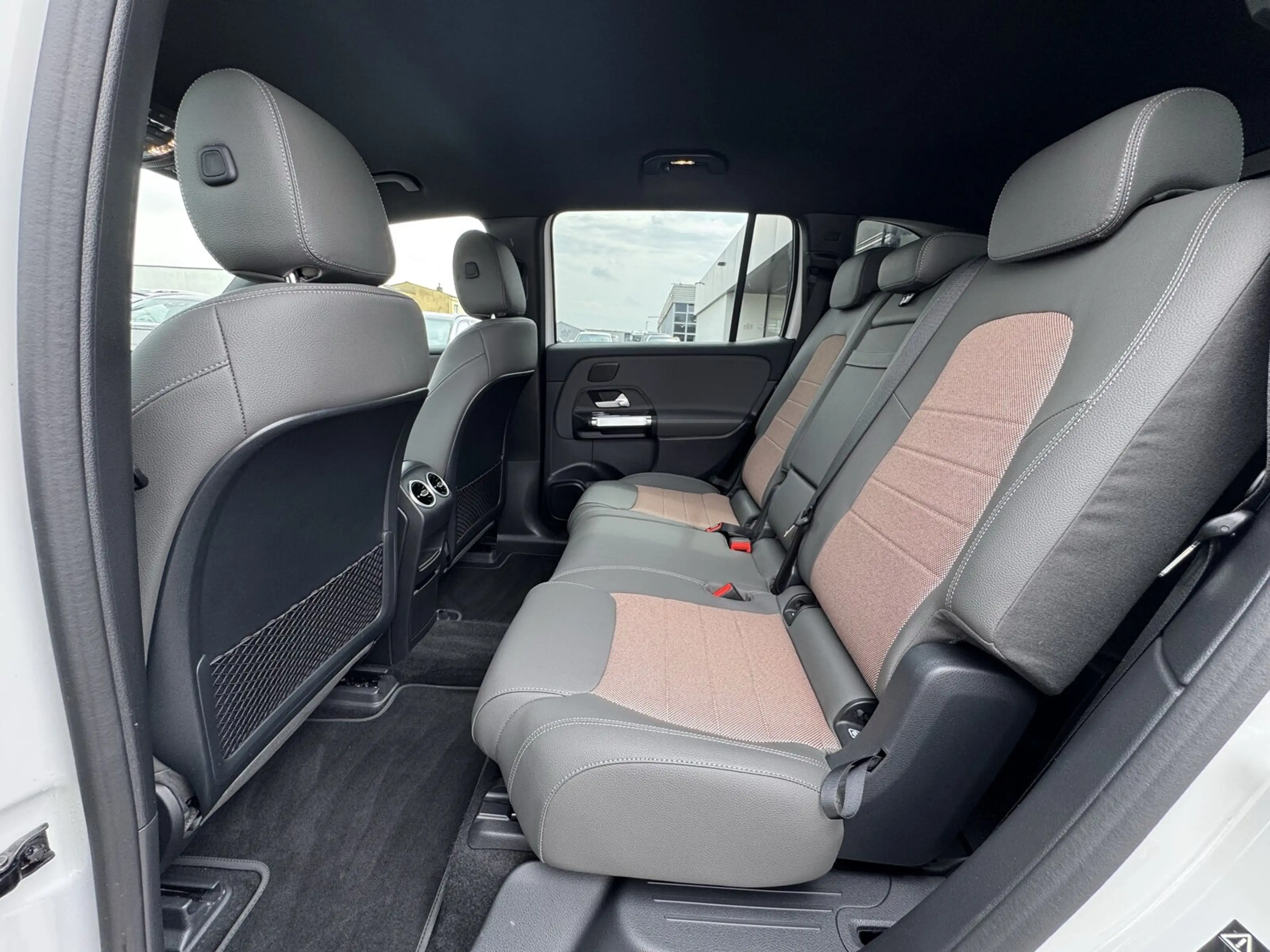 Mercedes-Benz EQB 350 EQB 350 4M ELECTRIC ART +NAVI+AHK+LED+KAM+SOUND+ — photo 11