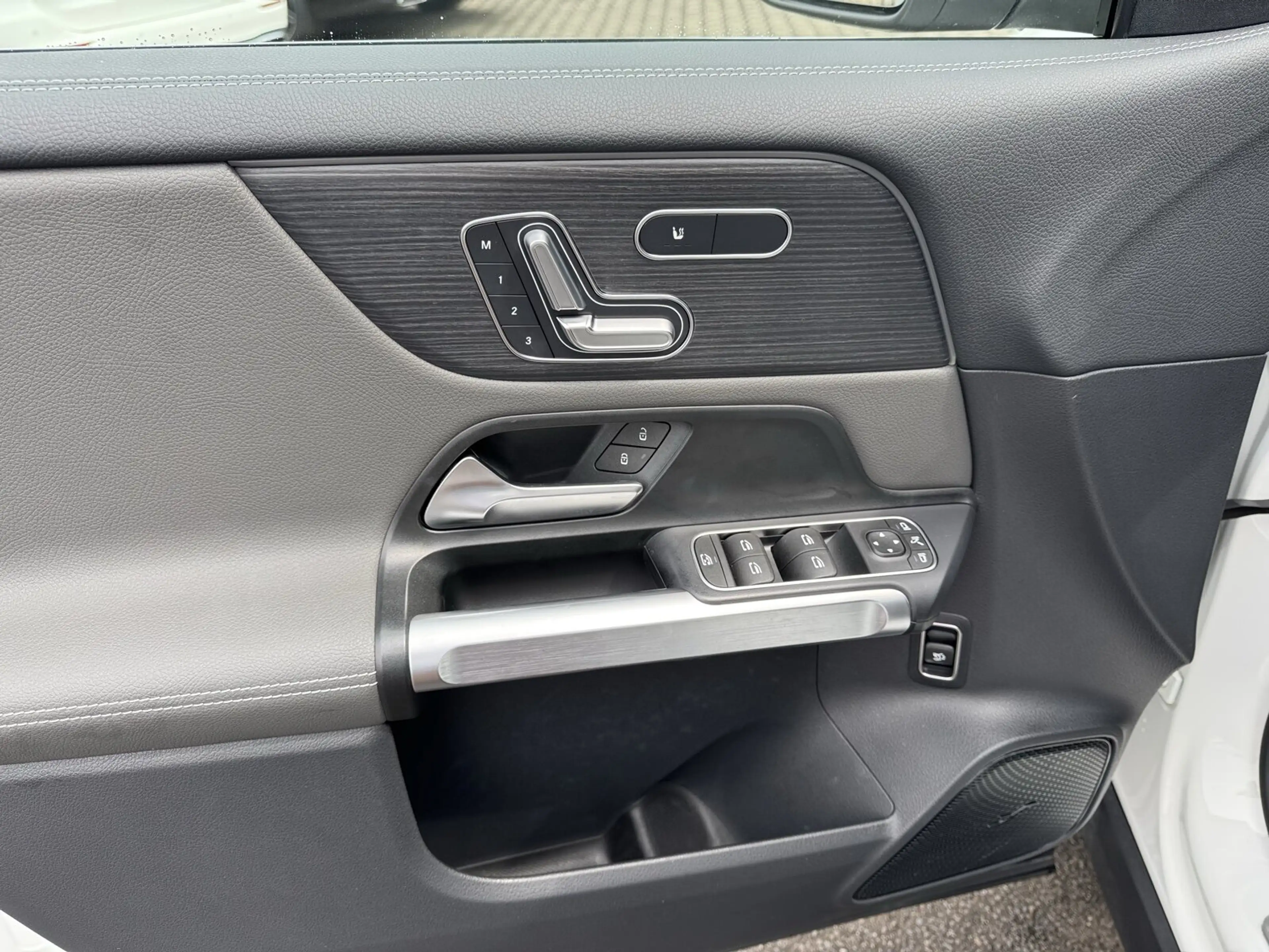 Mercedes-Benz EQB 350 EQB 350 4M ELECTRIC ART +NAVI+AHK+LED+KAM+SOUND+ — photo 9