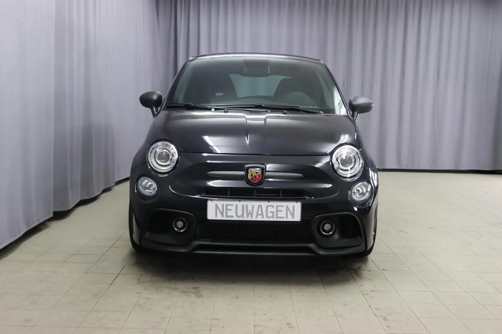 Abarth 695 Competizione 1.4 T-Jet 132 kW (180PS) Komfort-P... Schwarz - 2