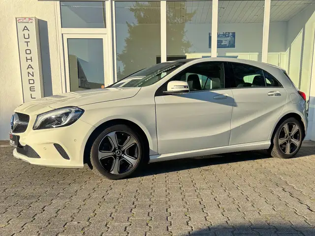 Mercedes-Benz A 220 A 220 4Matic Autm,Pano,SHZ,Navi