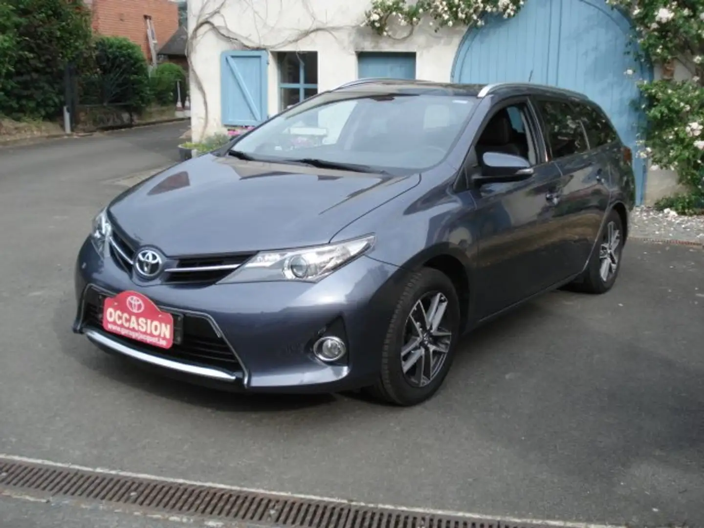 Toyota Auris 1.6i Dynamic Bleu - 1