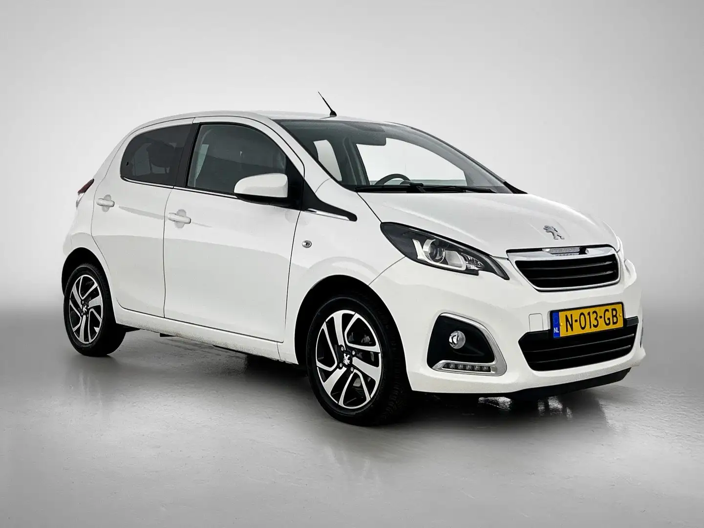 Peugeot 108 Allure 72pk | Navigatie via Apple Carplay / Androi Wit - 2