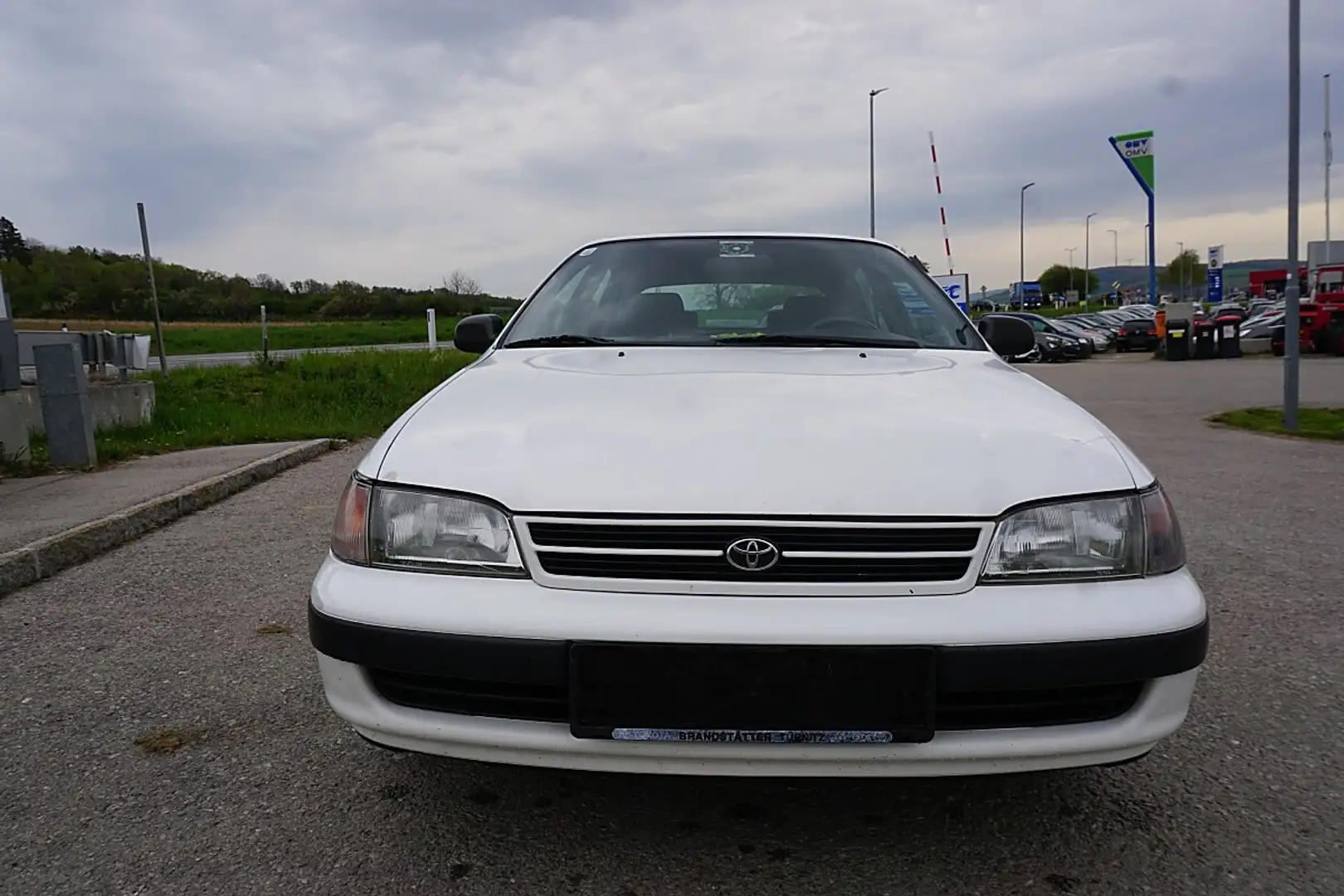 Toyota Carina E 1,6 XLi Weiß - 1