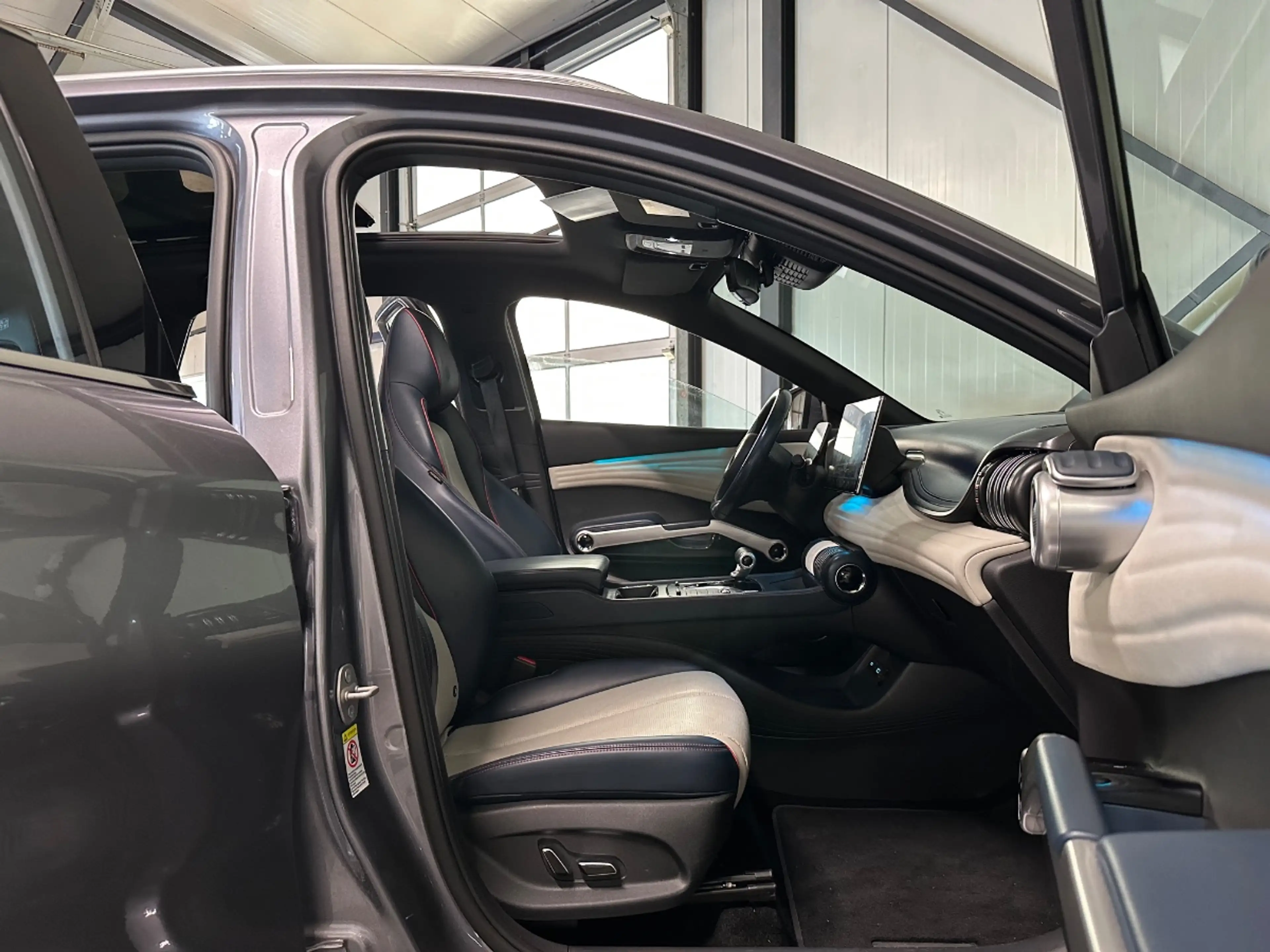 BYD Atto 3 Comfort 60kWh SoH 90% | Pano | Navi | Camera — photo 4