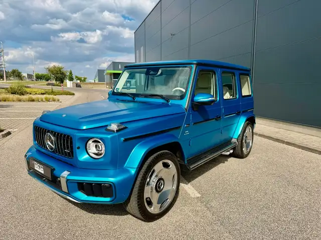 Mercedes-Benz G-Class view 3