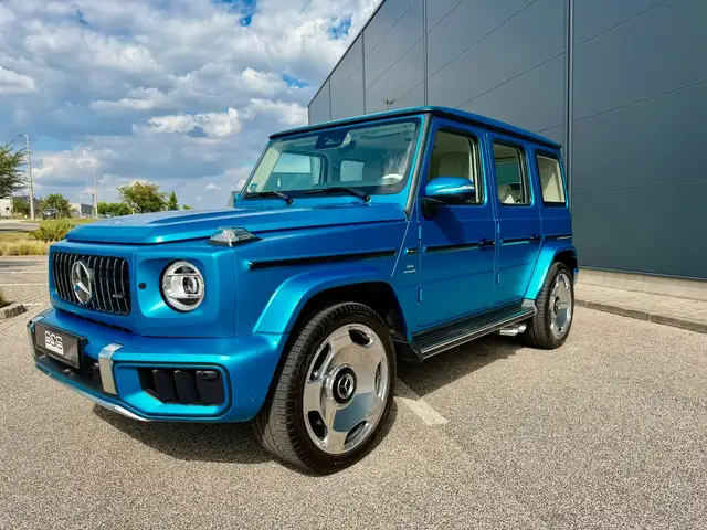 Mercedes-Benz G-Class view 4