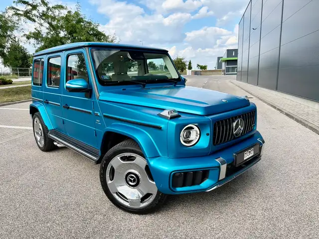 Mercedes-Benz G-Class view 2