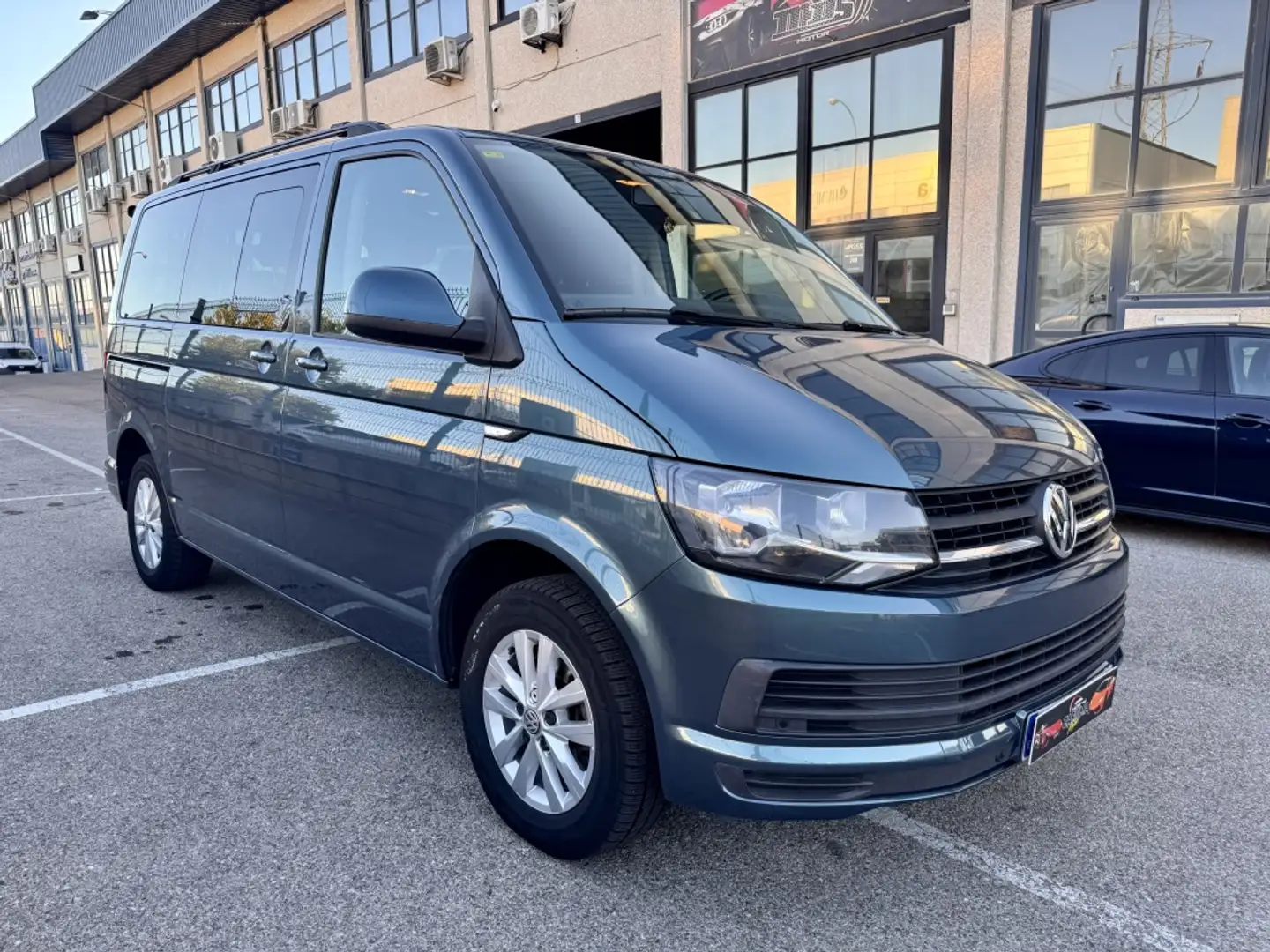 Volkswagen T5 Caravelle 2.0TDI BMT Comfortline Ed.L 114 Bleu - 2