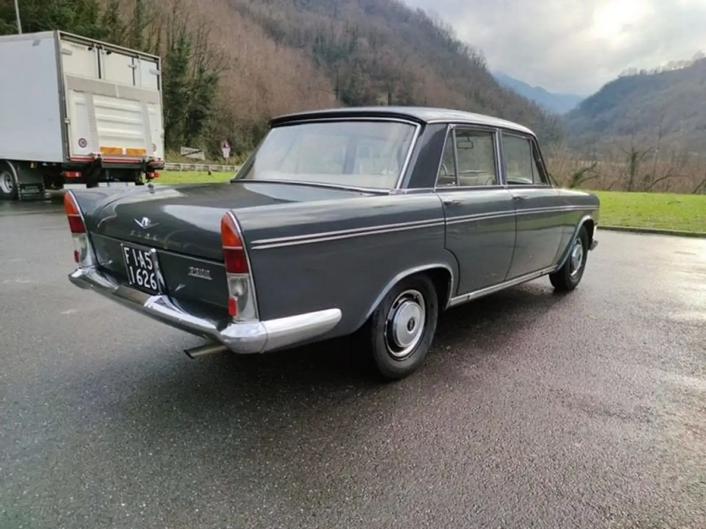 Fiat 130 2300 Lusso Gri - 2