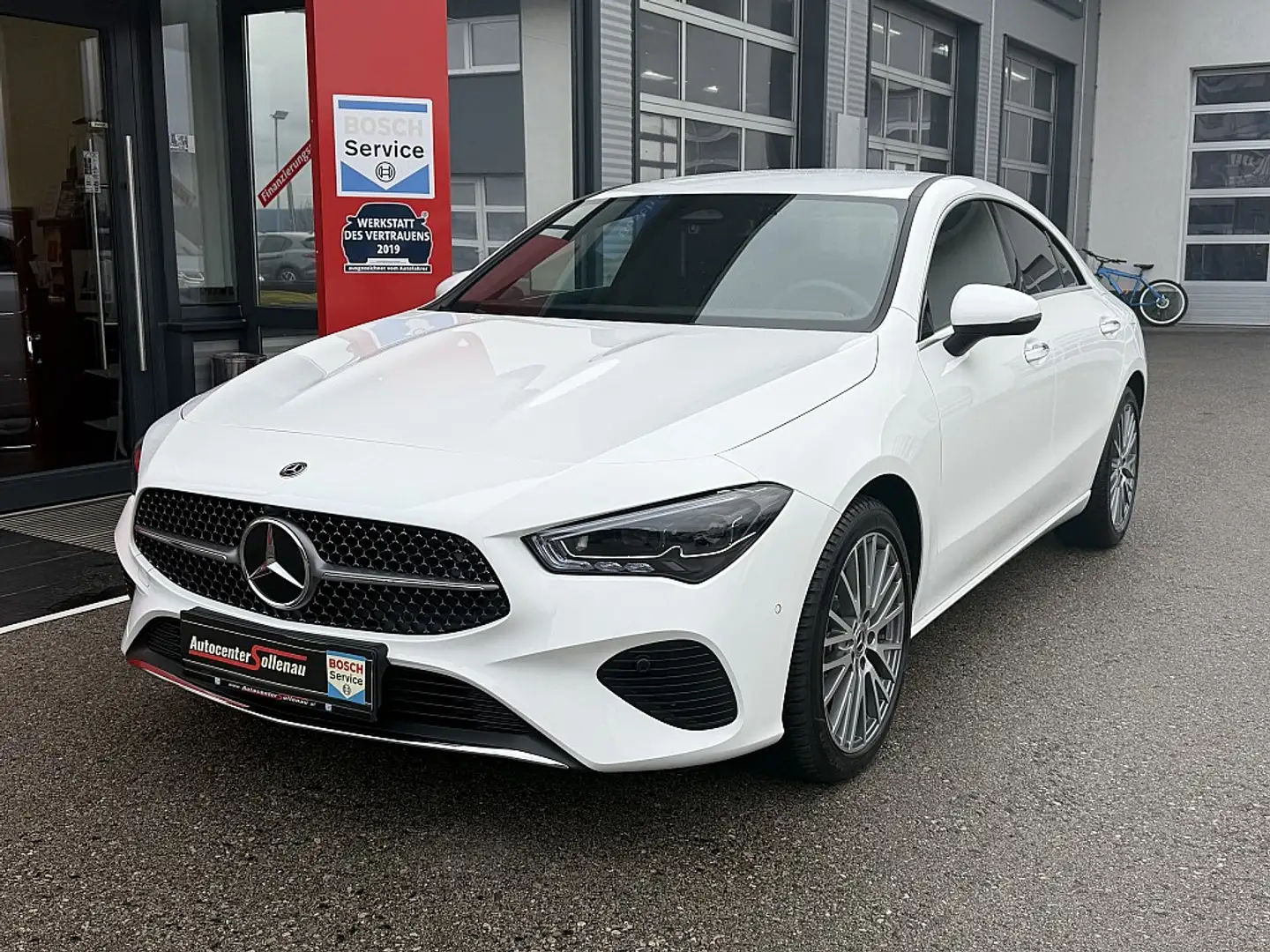 Mercedes-Benz CLA 200 d Coupe Entry Aut. Weiß - 1