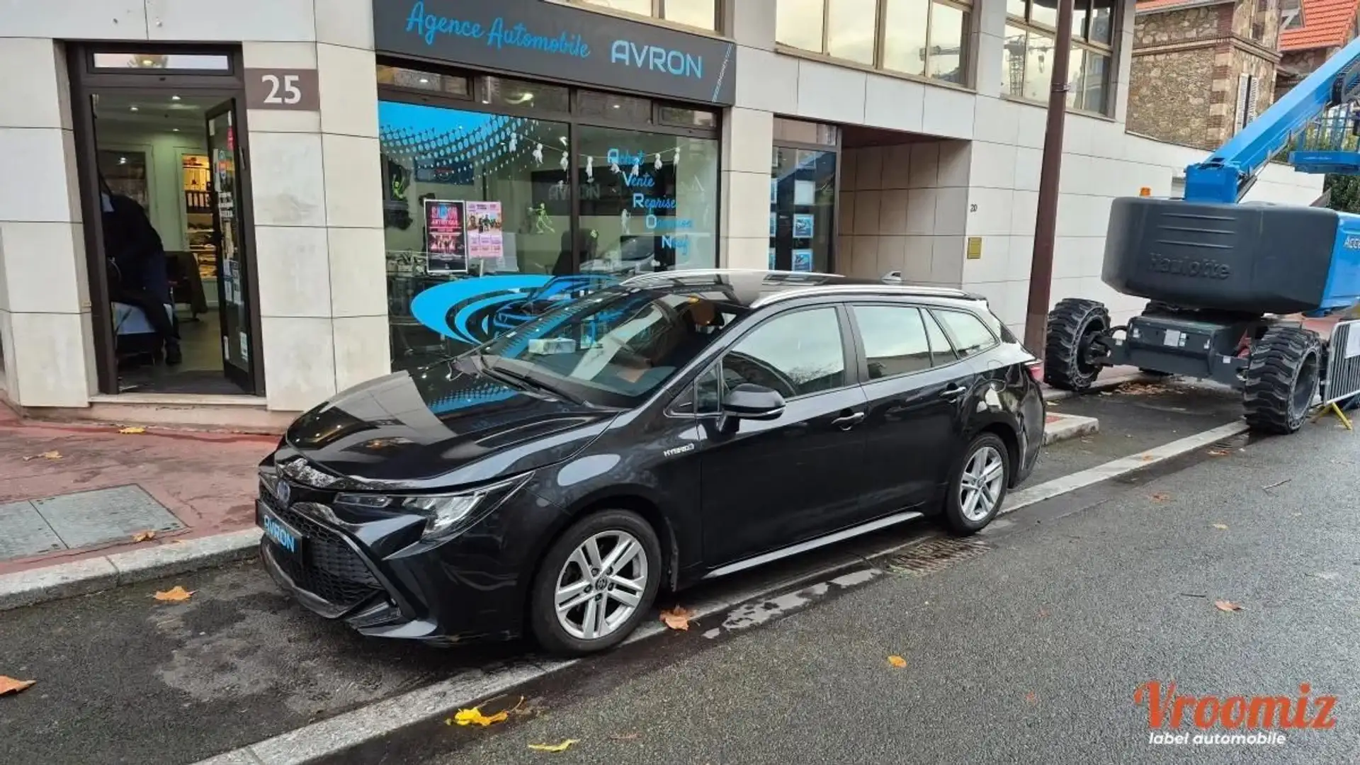 Toyota Corolla TOURING-SPORTS 1.8 122H 100 HYBRID FULL-HYBRID ACTIVE BVA Noir - 1