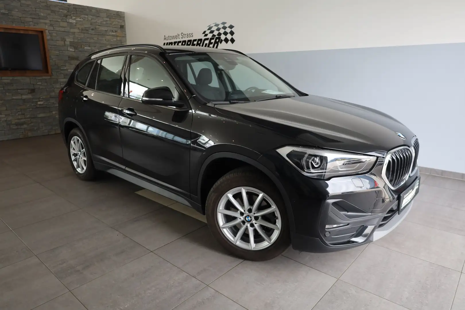 BMW X1 xDrive18d Advantage Noir - 1