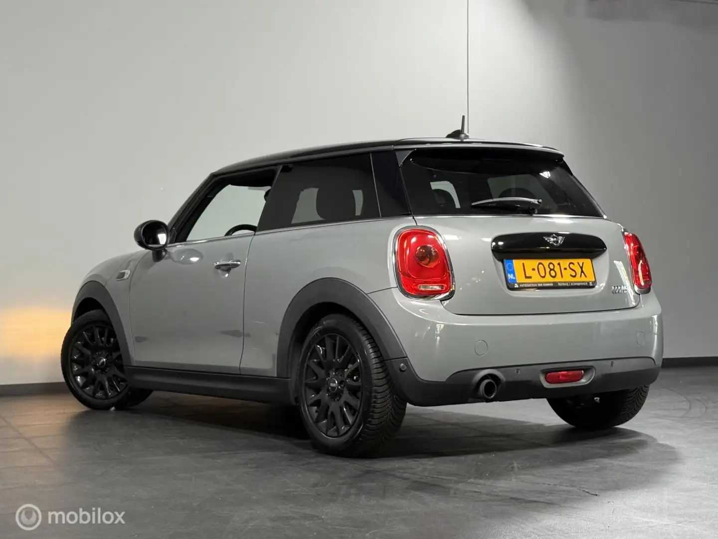 MINI Cooper Mini 1.5 Serious Business | CRUISE | NAVI | BT Gris - 2