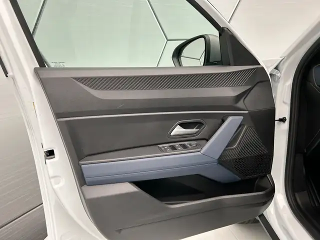 Dacia Duster view 12