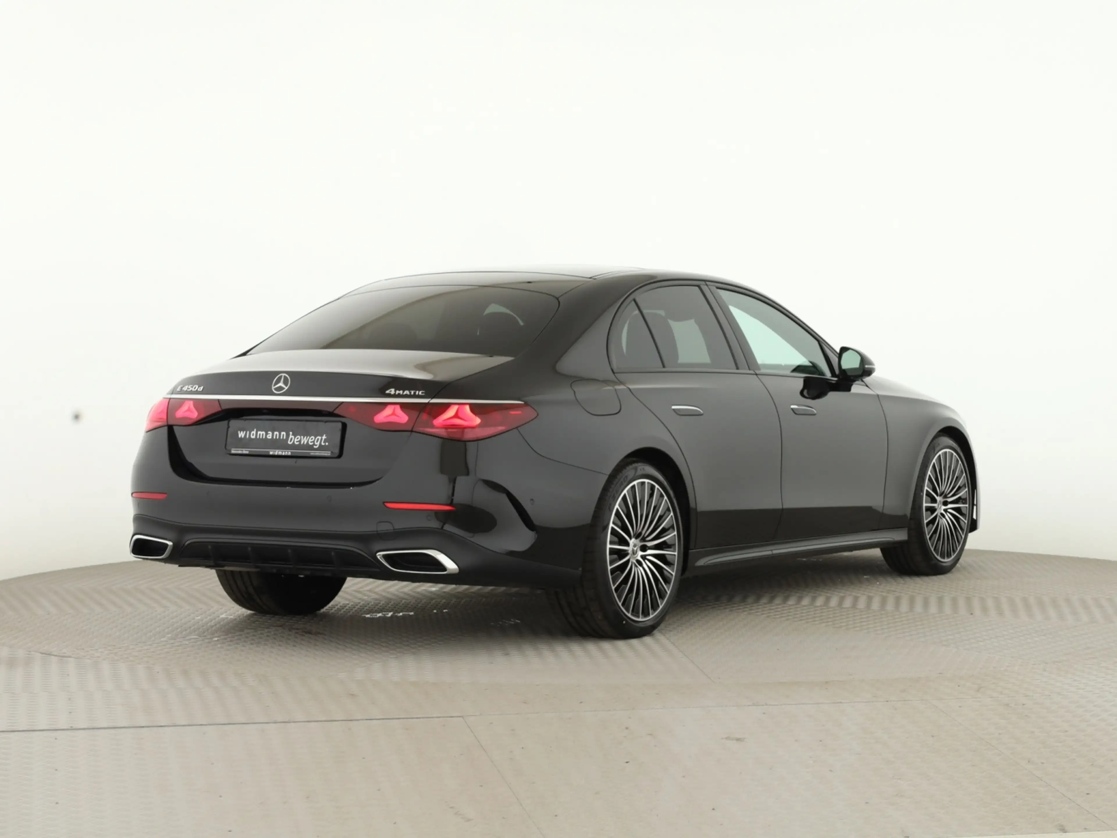 Mercedes-Benz E 450 d 4MATIC Limousine *AMG*LenkradH*360°*AHK* — photo 6