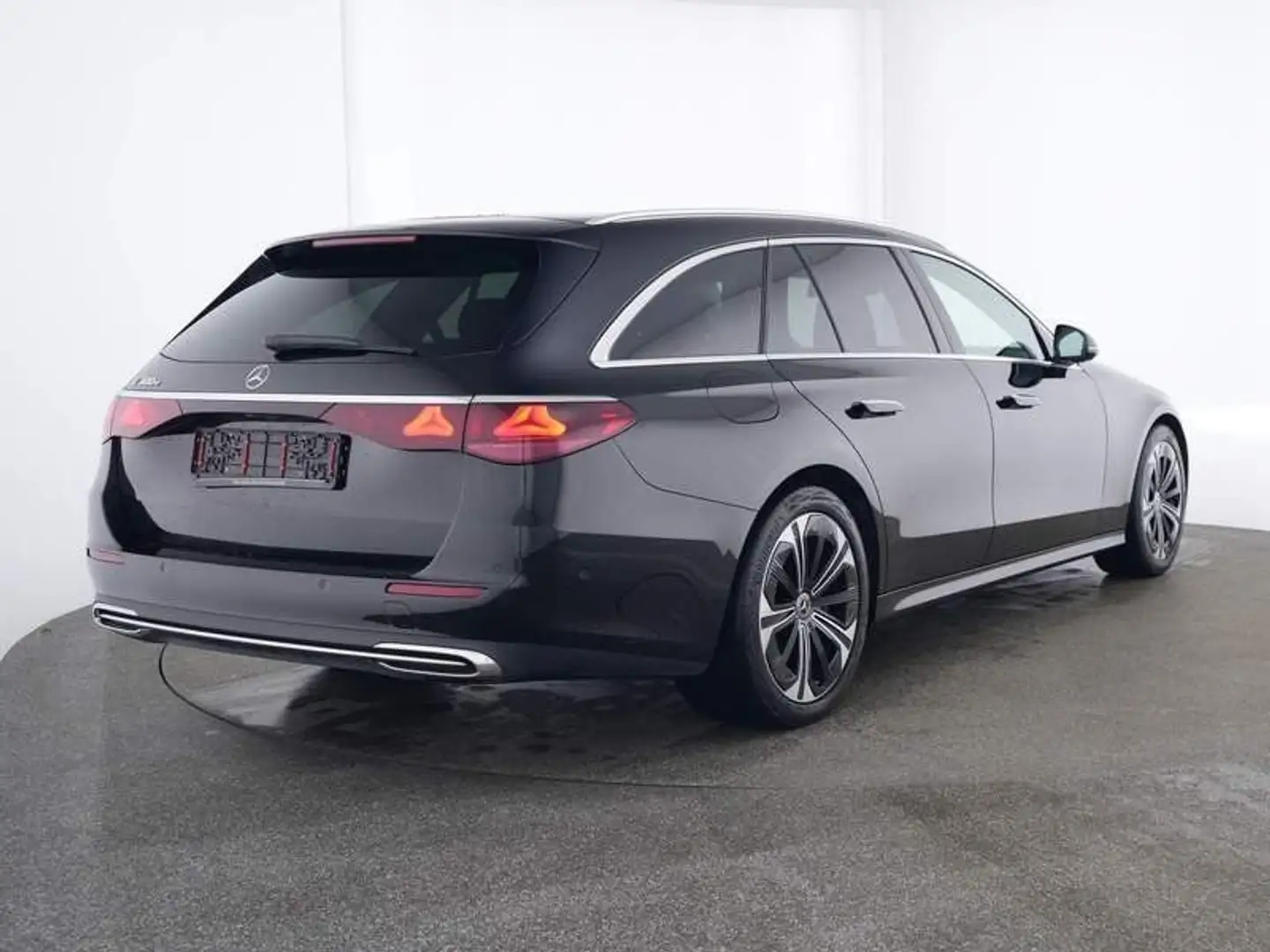 Mercedes-Benz E 300 T e AVA+DIST+PANO+AHK+KEYLESS+LED+KAM+SPUR Schwarz - 2
