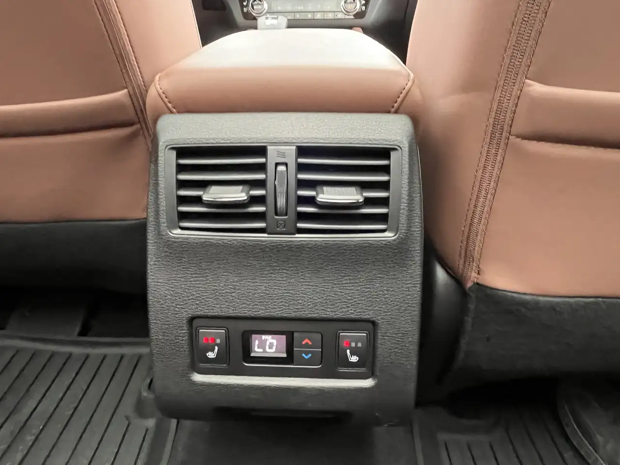 Mitsubishi Outlander снимка Mitsubishi Outlander