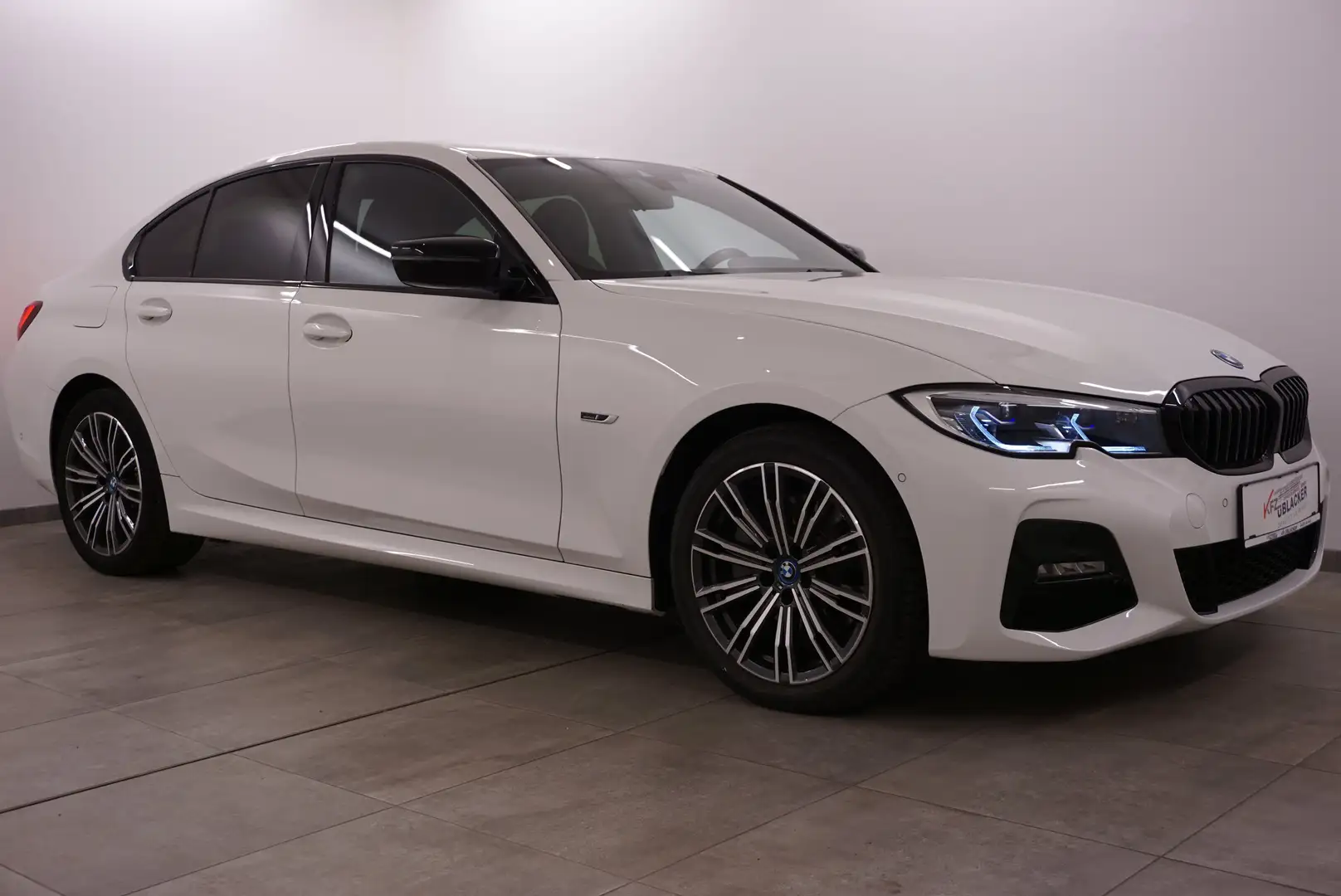 BMW 320 e M Sport // Laser-Scheinwerfer // Neuwertig Wit - 1