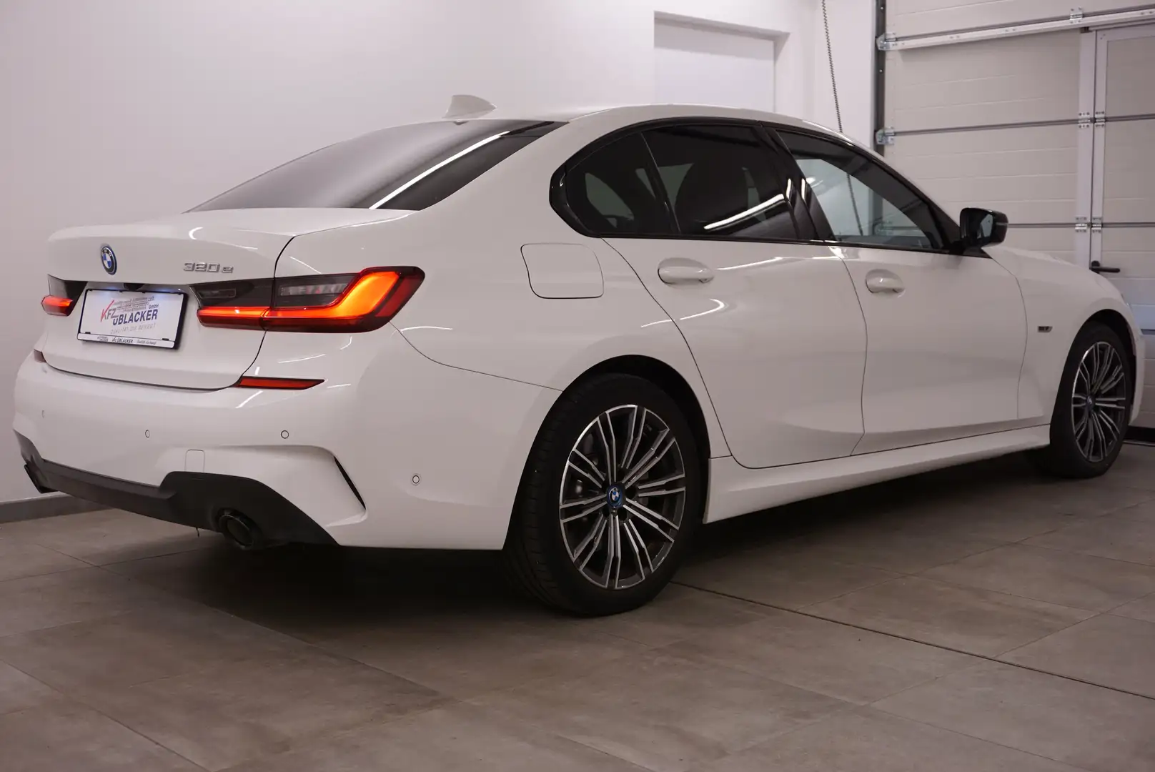 BMW 320 e M Sport // Laser-Scheinwerfer // Neuwertig Wit - 2
