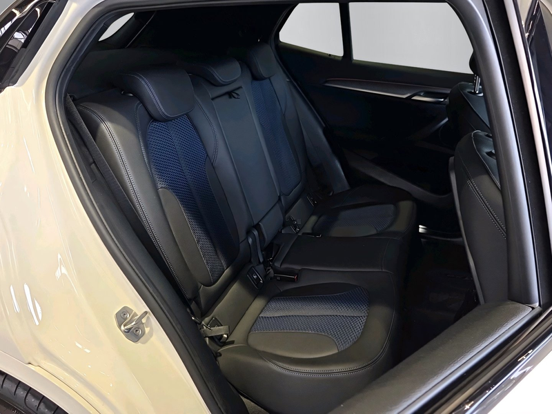 BMW X2 sDrive 18i M Sport — photo 12